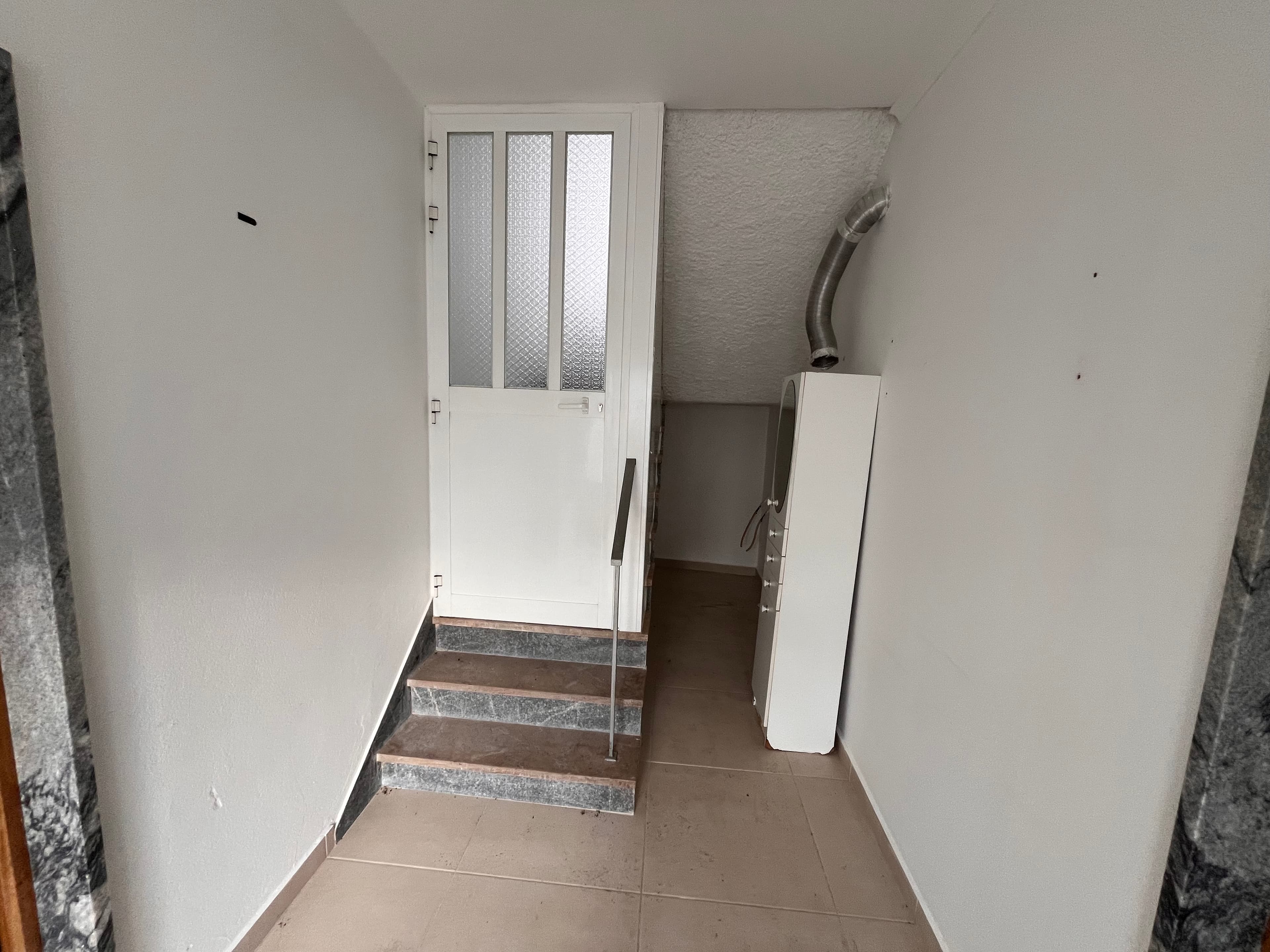 Edifício com 2 pisos · Lagos — image 13
