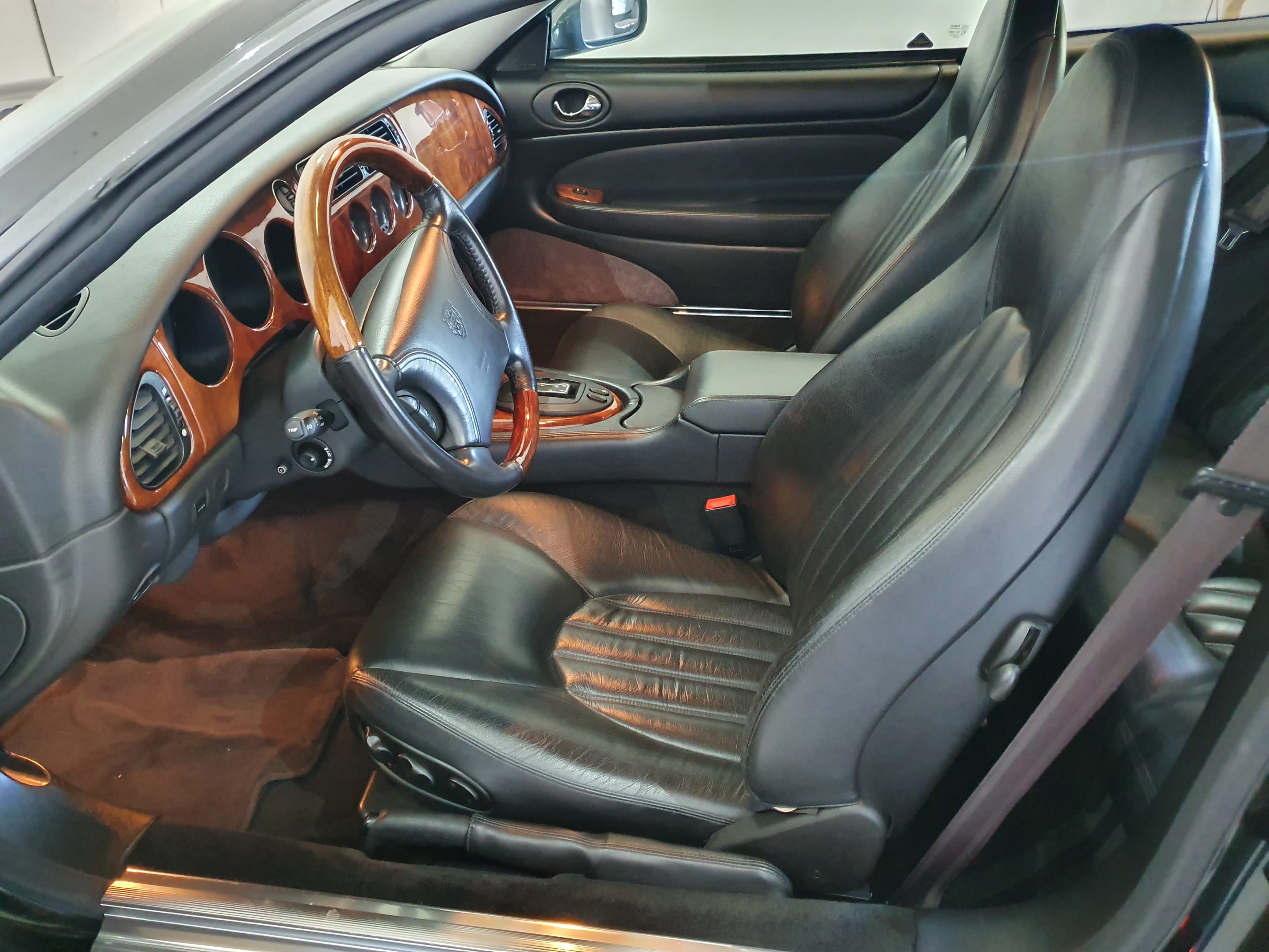 Jaguar XK 8 Coupé · Ano 1997 — imagen 23