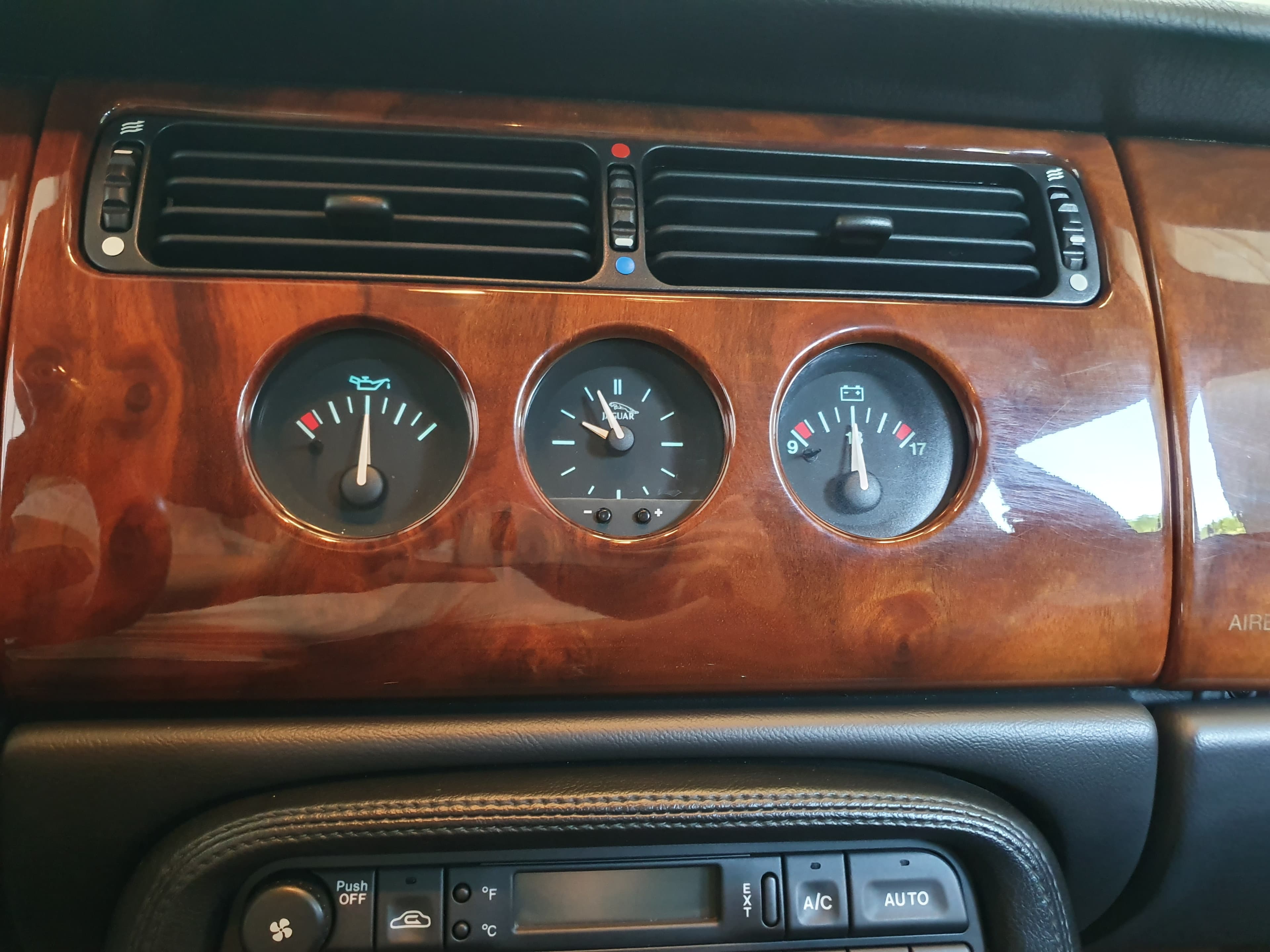 Jaguar XK 8 Coupé · Ano 1997 — imagen 25