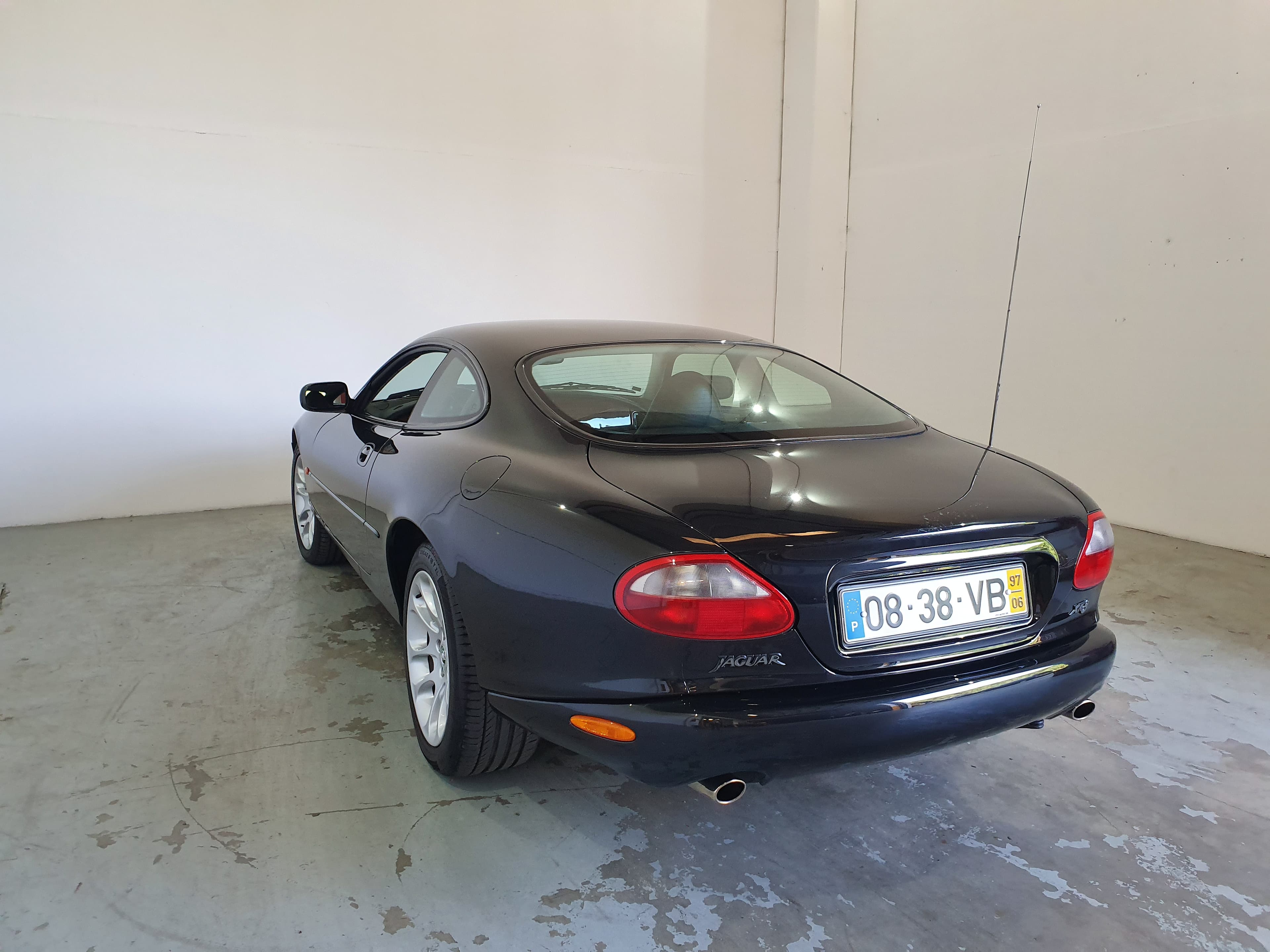 Jaguar XK 8 Coupé · Ano 1997 — imagen 5