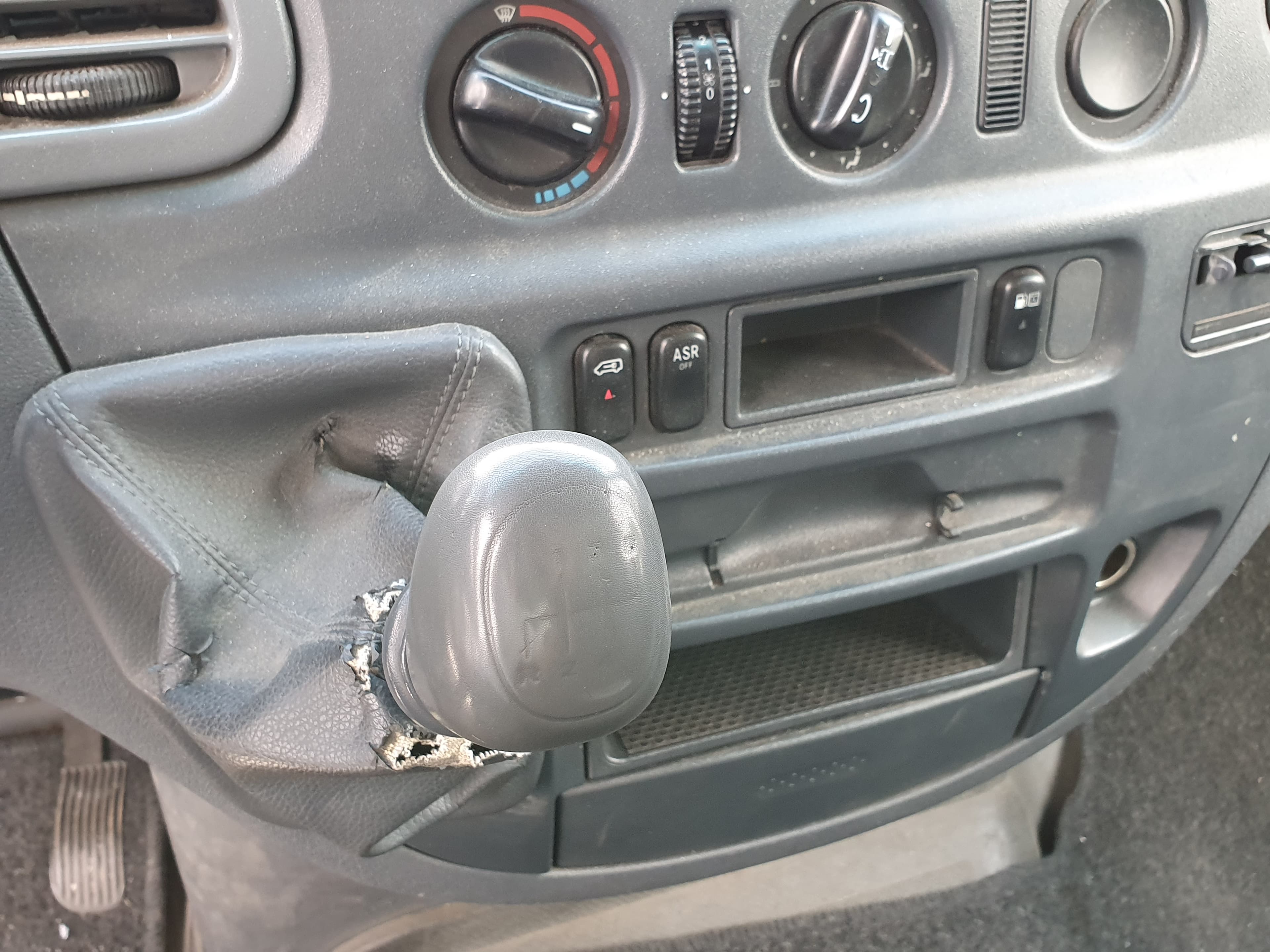 Mercedes-Benz 416 2.7 CDI · Ano 2005 — image 27