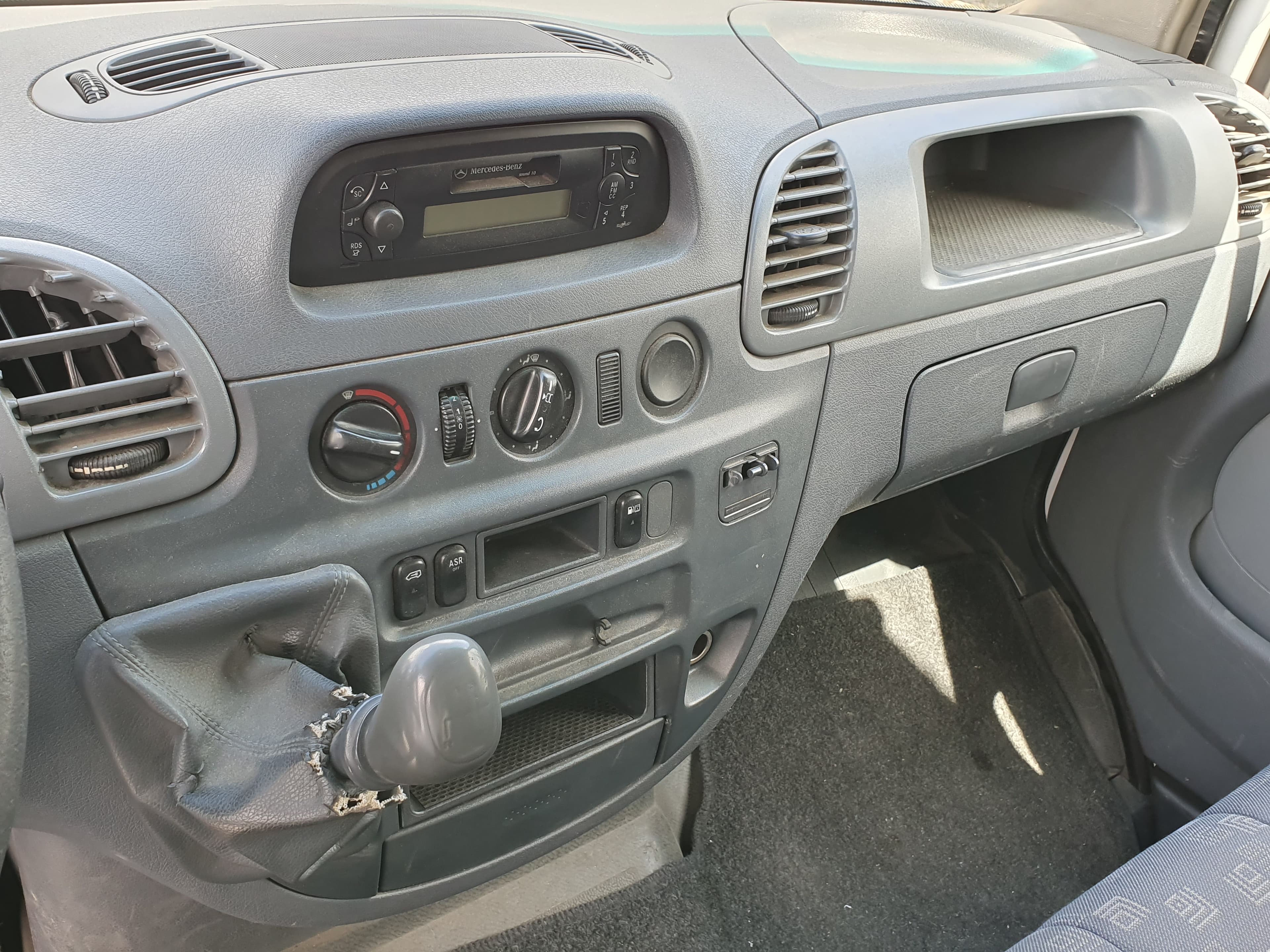 Mercedes-Benz 416 2.7 CDI · Ano 2005 — image 25