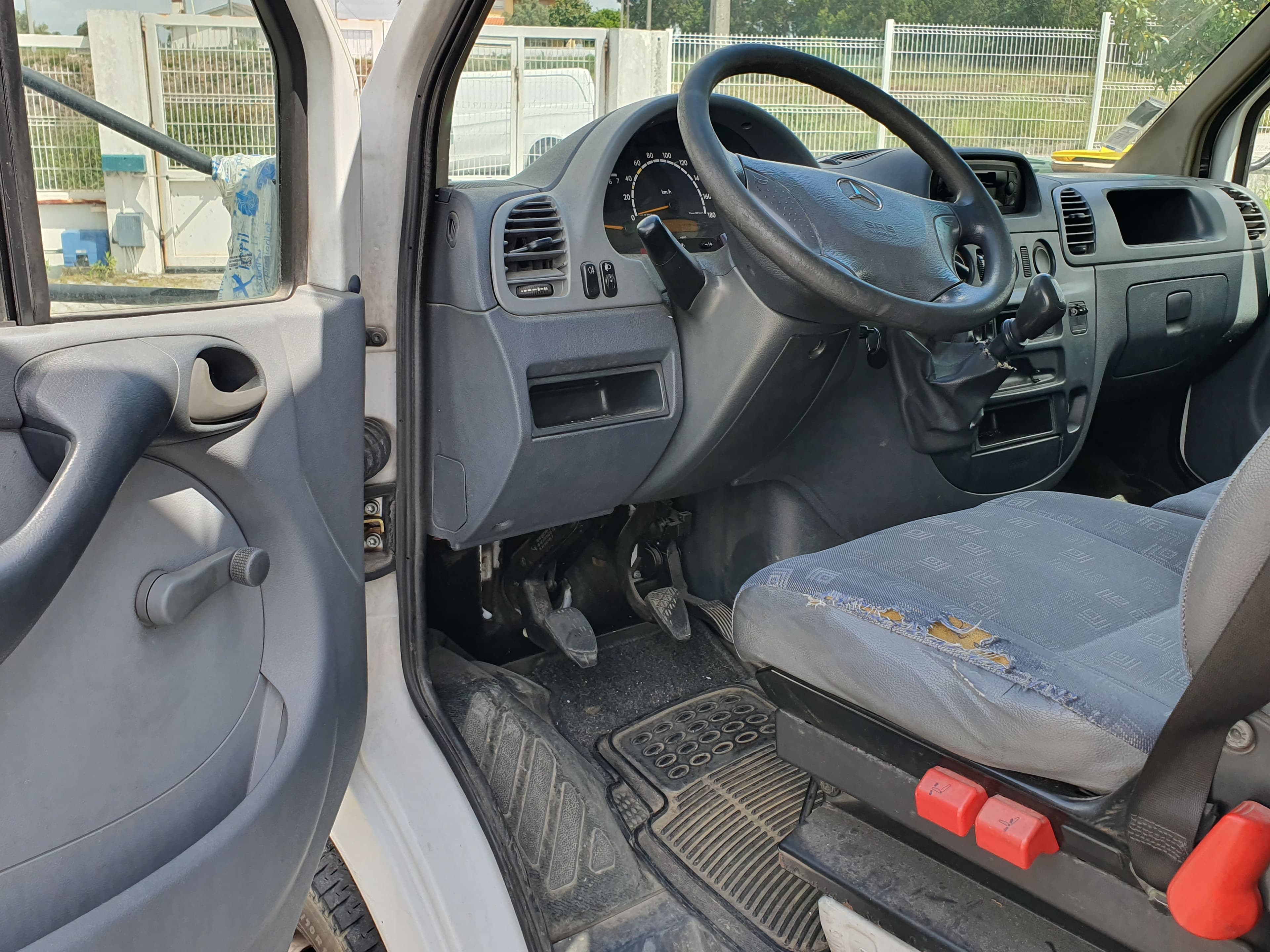 Mercedes-Benz 416 2.7 CDI · Ano 2005 — image 18