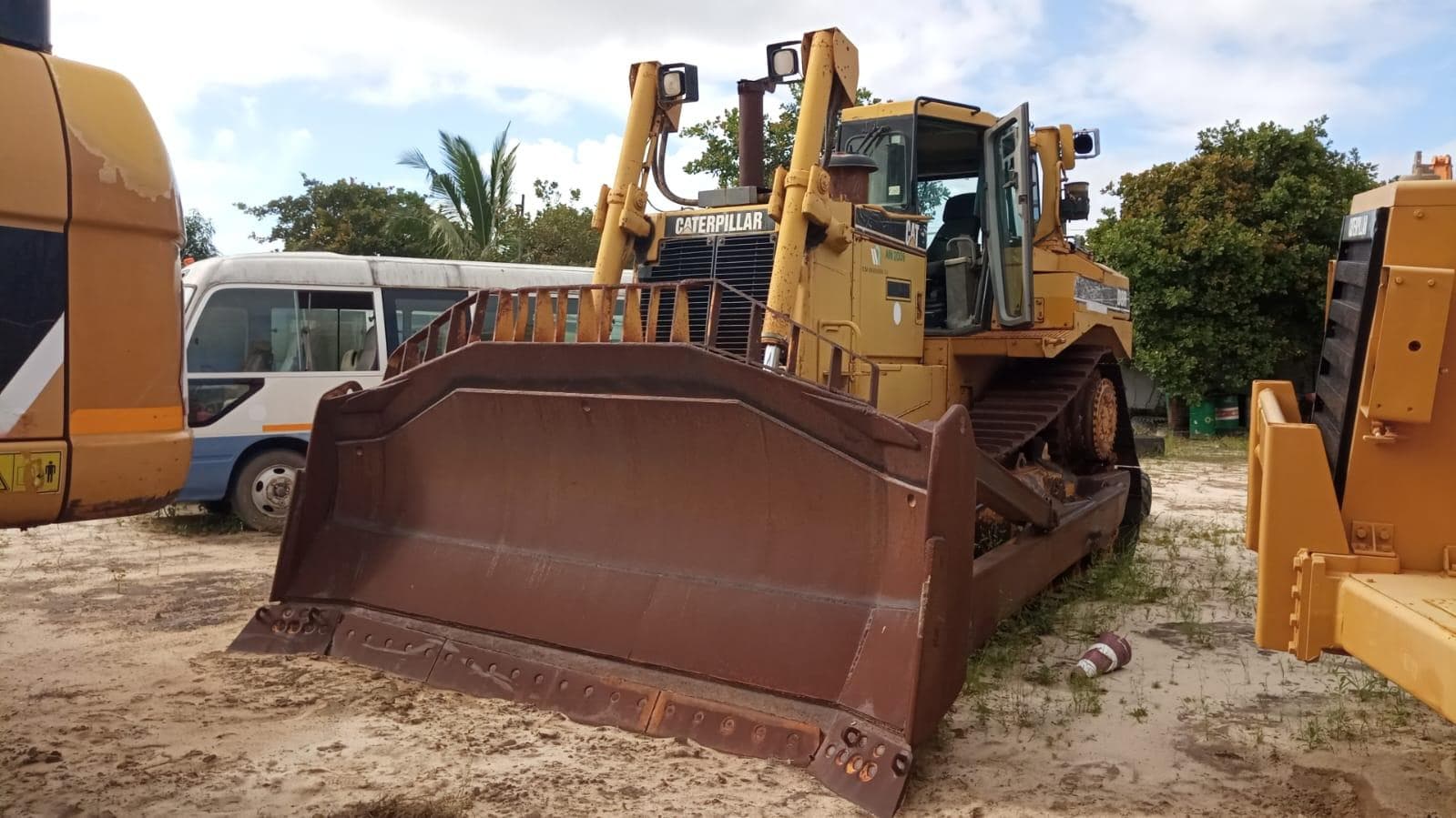 Bulldozer Caterpillar D6R — imagem 12