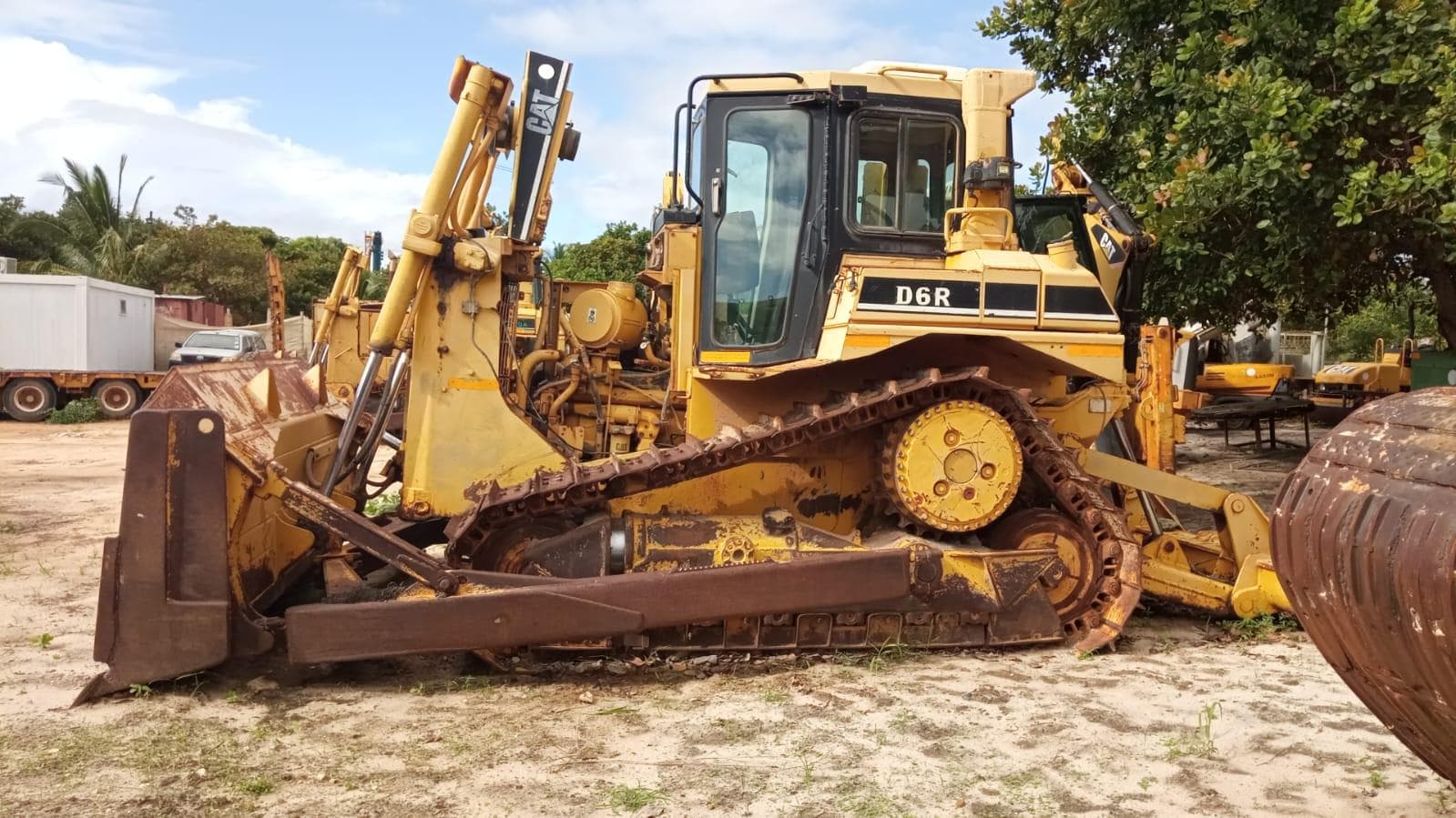 Bulldozer Caterpillar D6R — imagem 13
