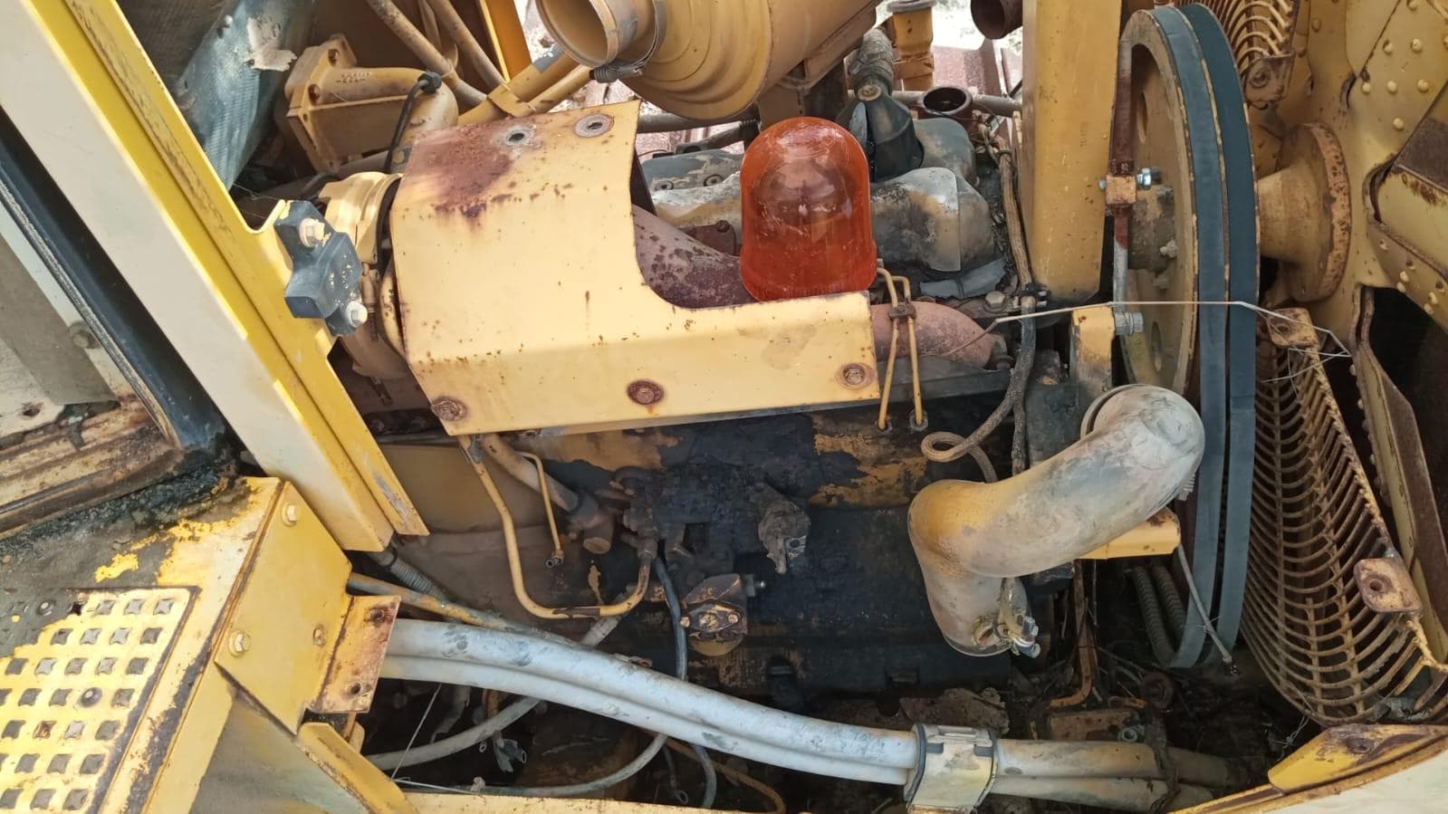 Bulldozer Caterpillar D6R — imagem 16