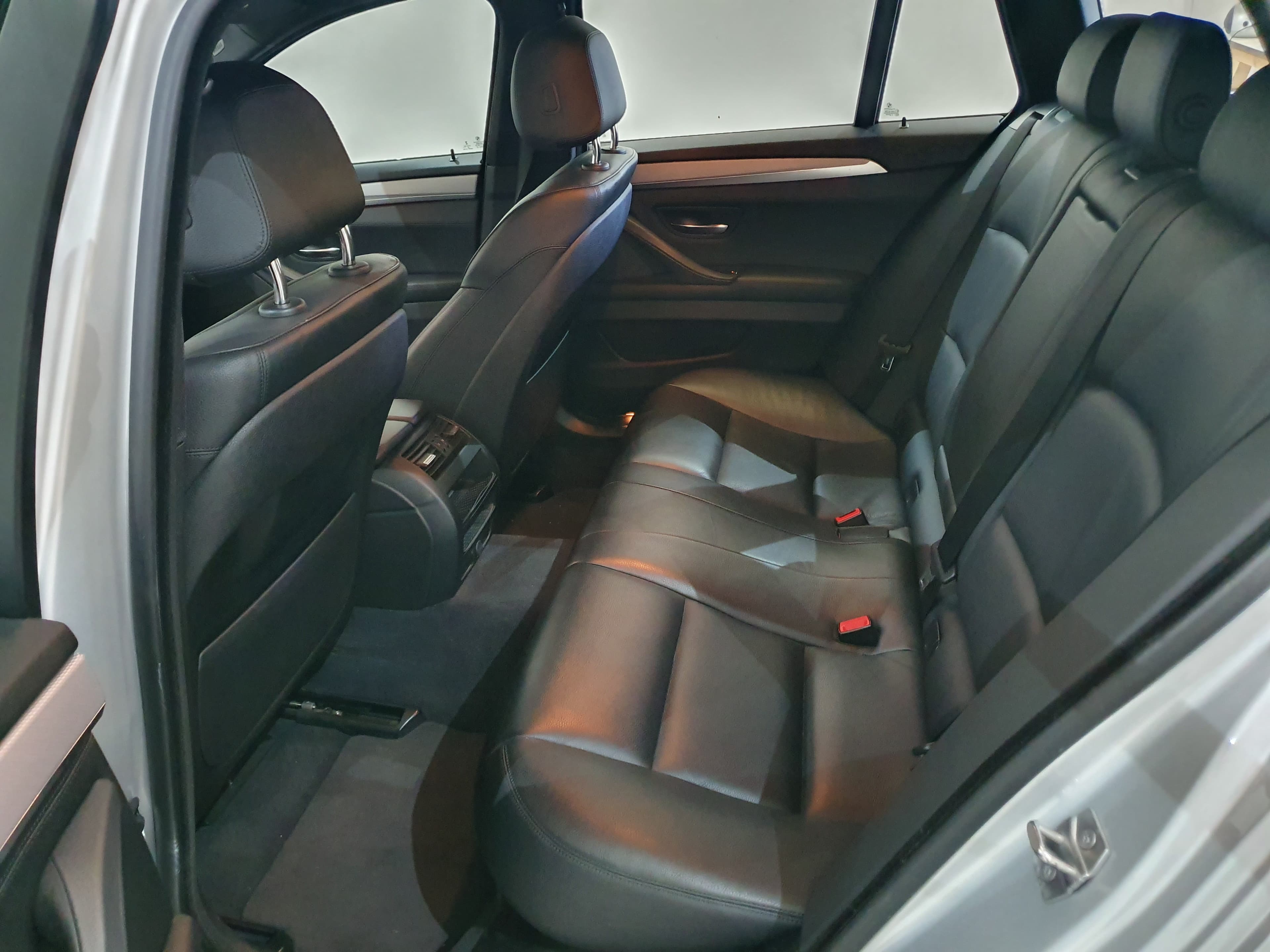 BMW 520D · Ano 2017 — image 33