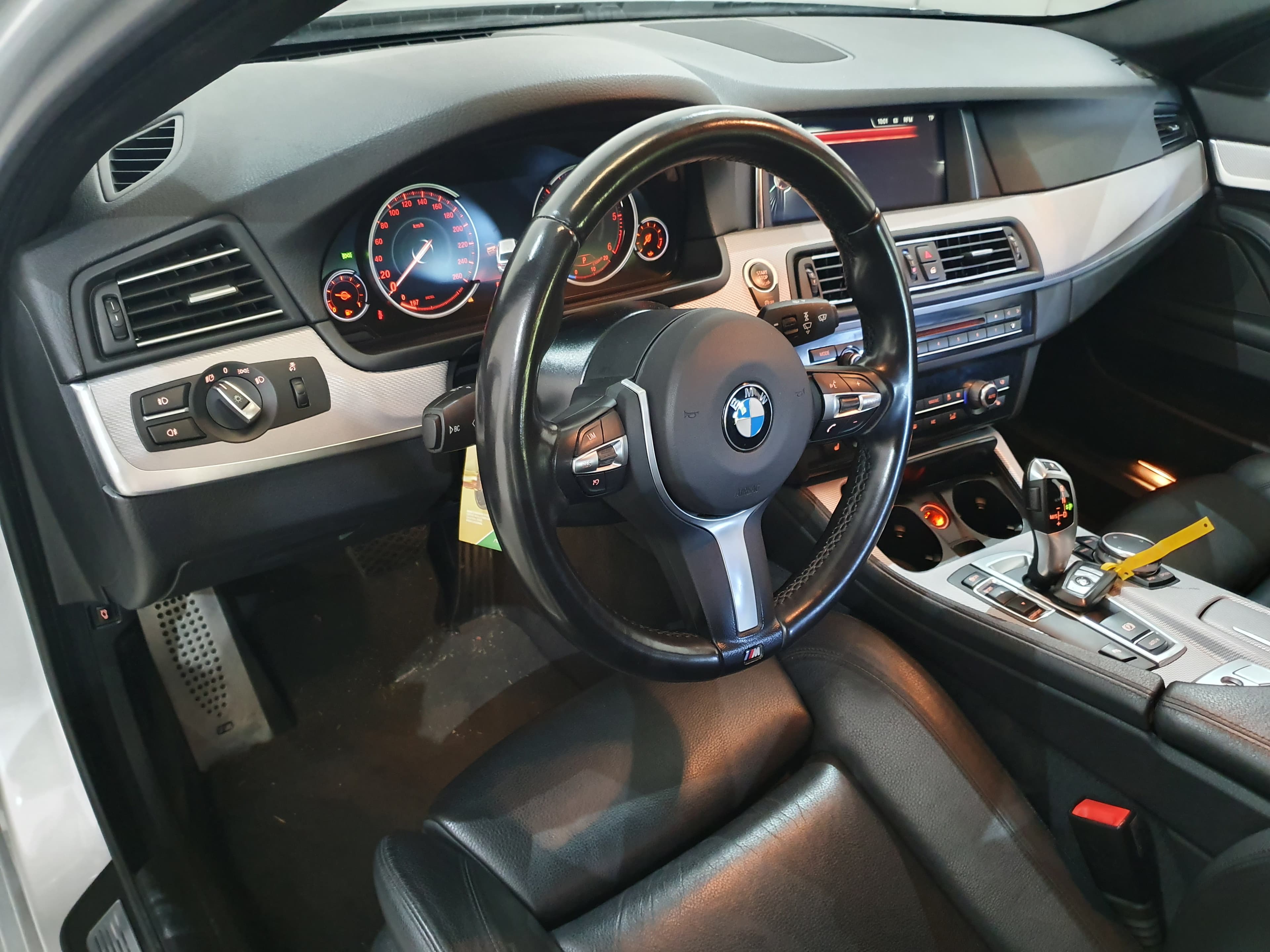BMW 520D · Ano 2017 — image 34