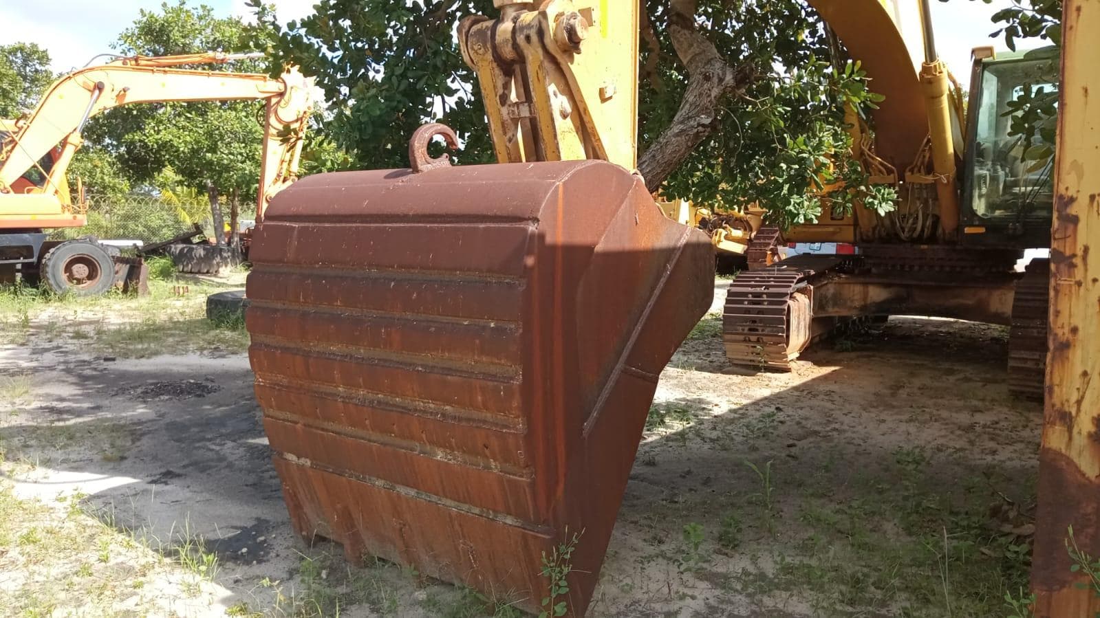 Escavadeira  Caterpillar 330 CLN — imagem 4