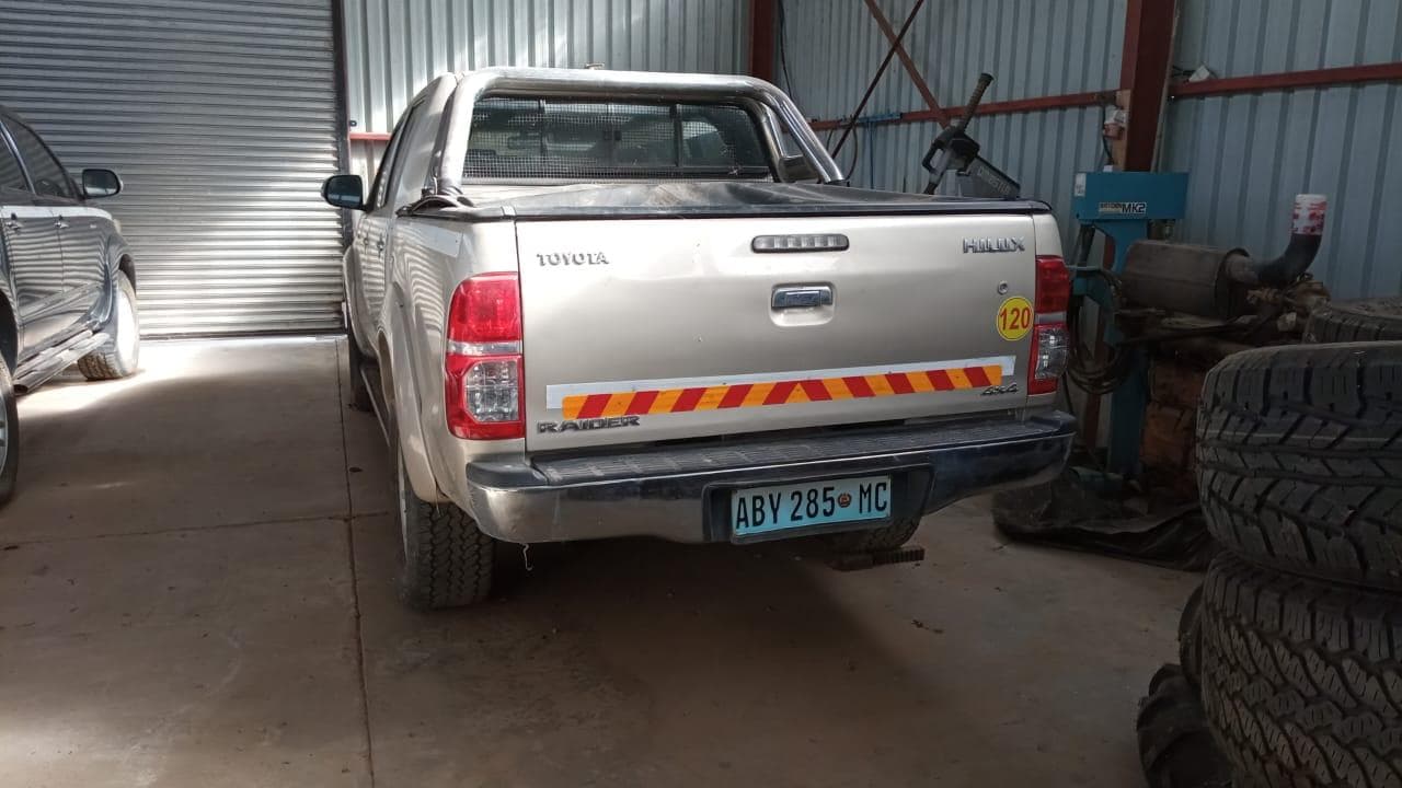 Toyota HILUX 4x4 3.0D4D — imagem 4