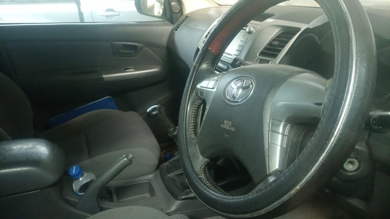 Toyota HILUX 4x4 3.0D4D — imagem 3