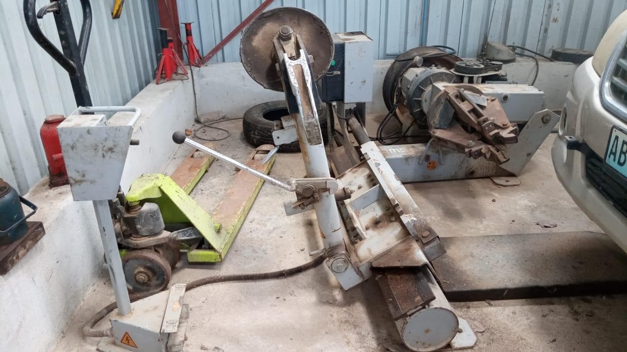 Máquina de pneus DAMA