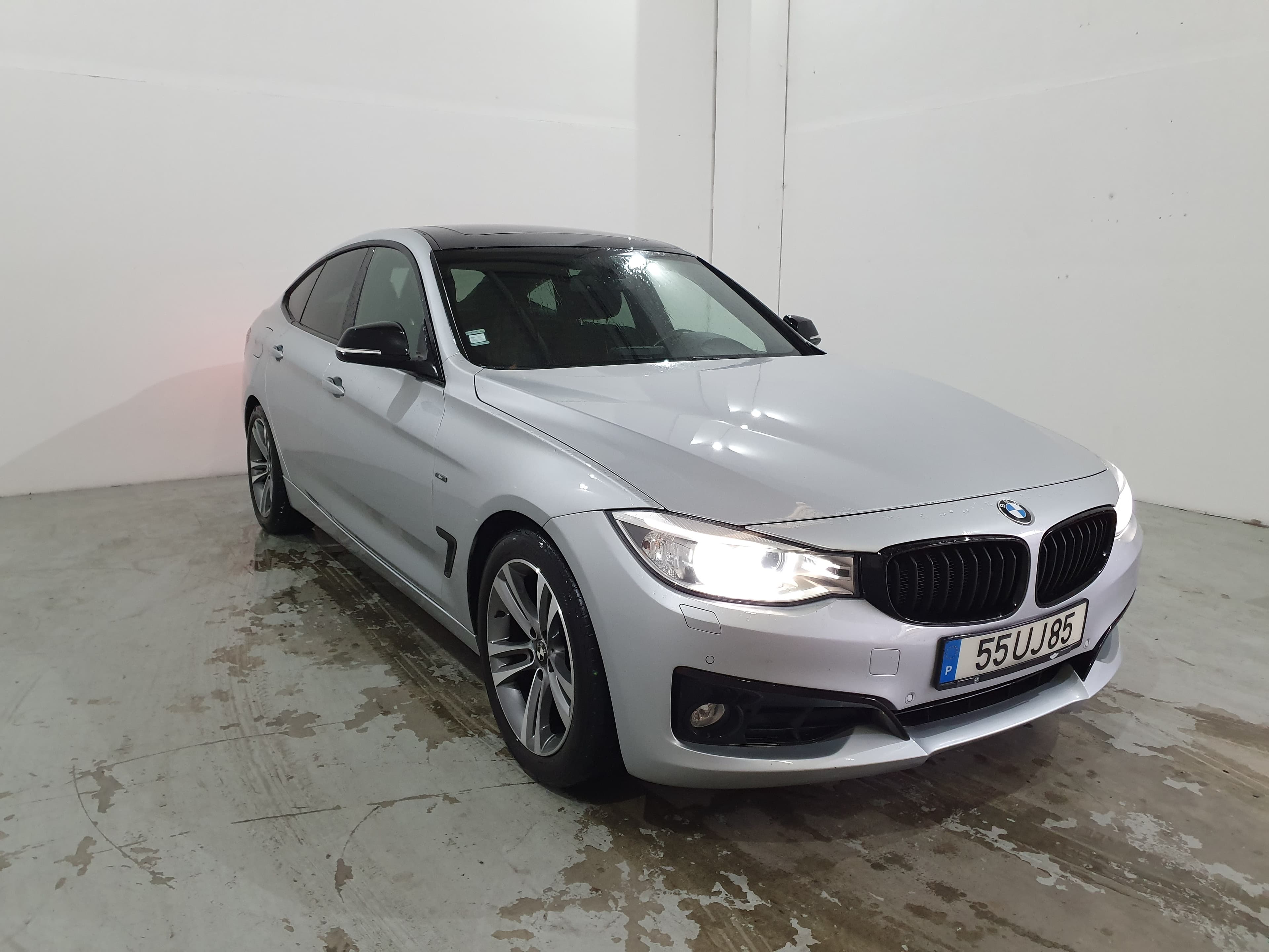 BMW 318D GT · Ano 2013 — imagem 3