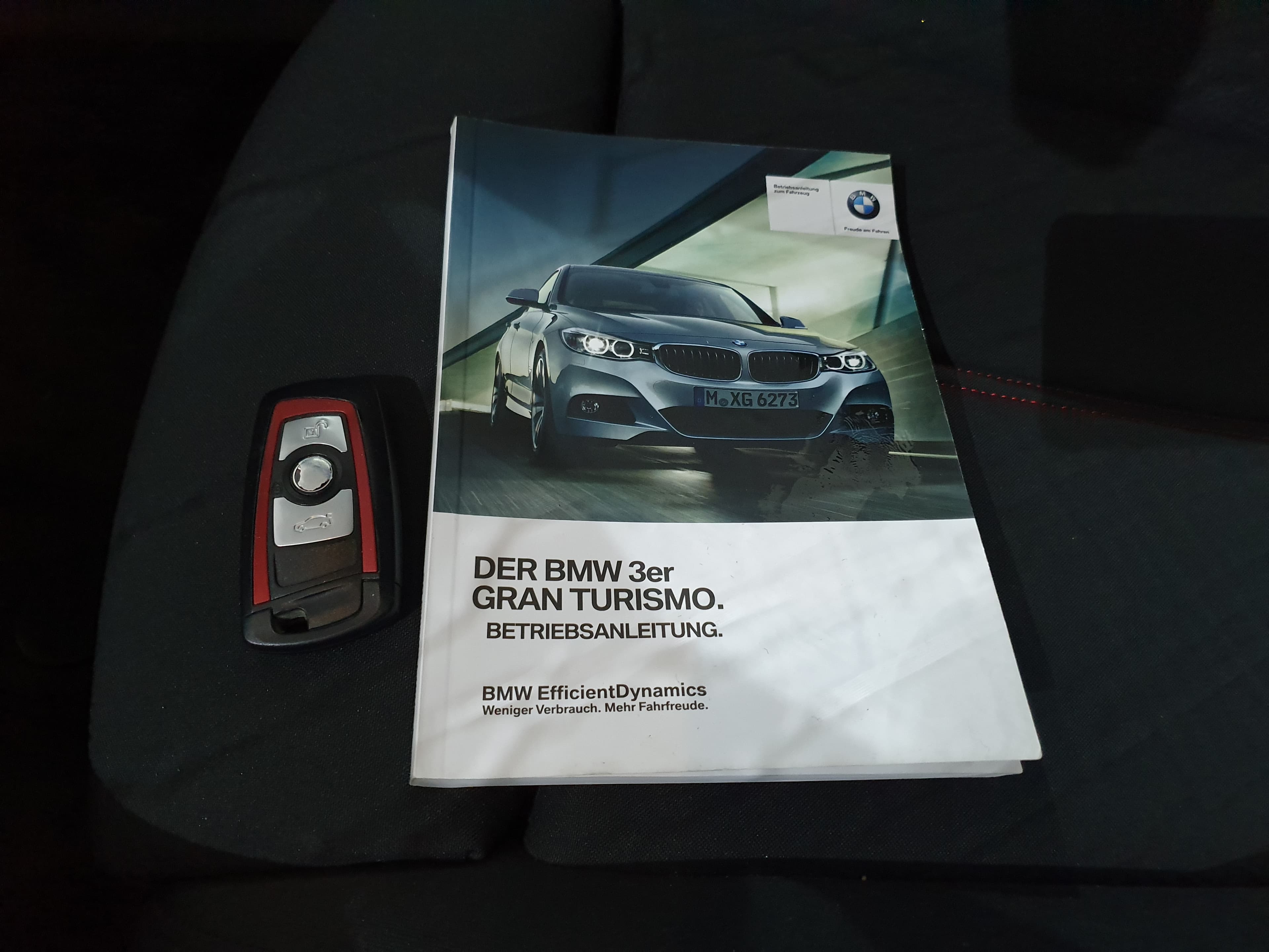 BMW 318D GT · Ano 2013 — imagem 42