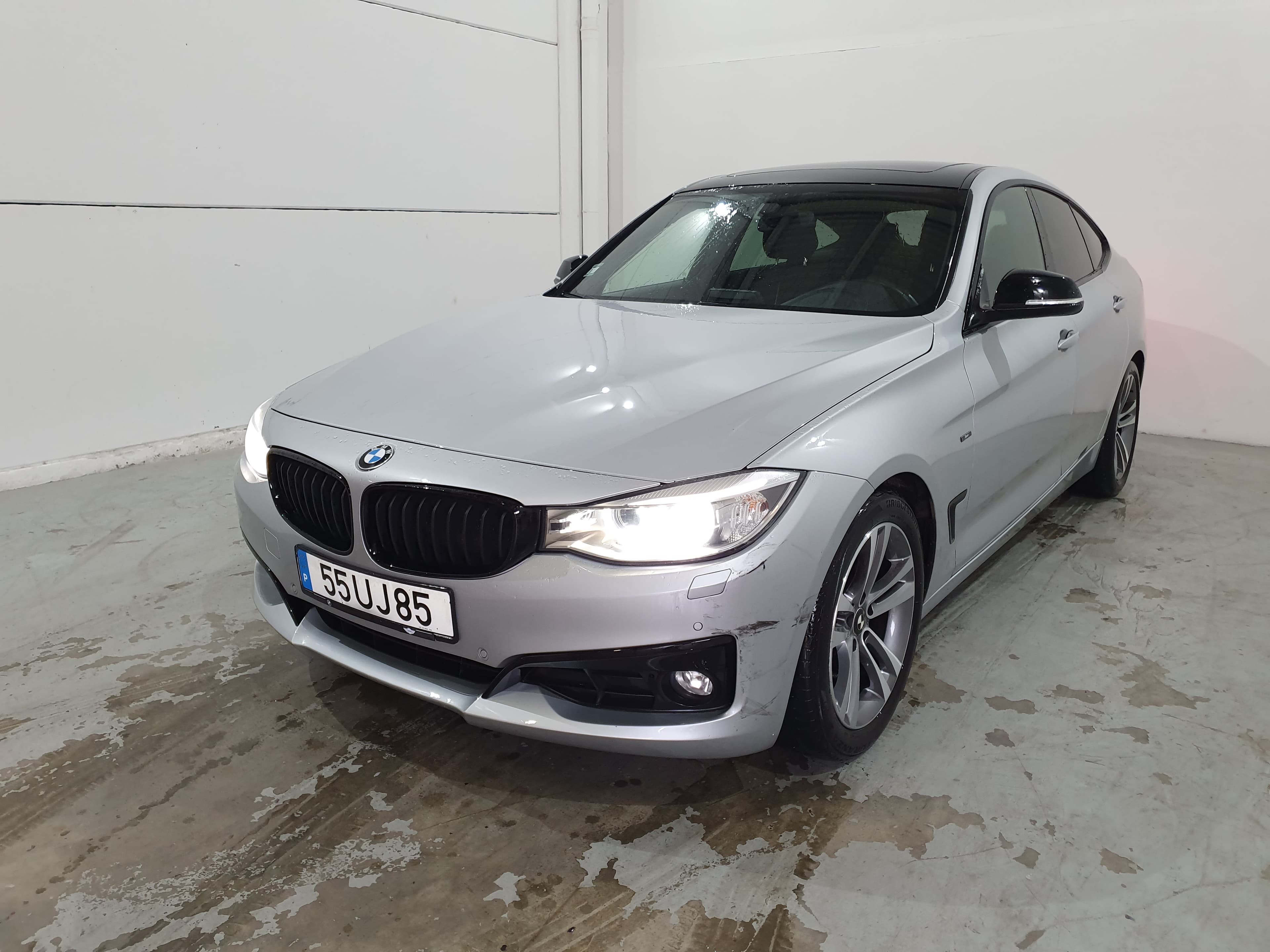 BMW 318D GT · Ano 2013 — imagem 1
