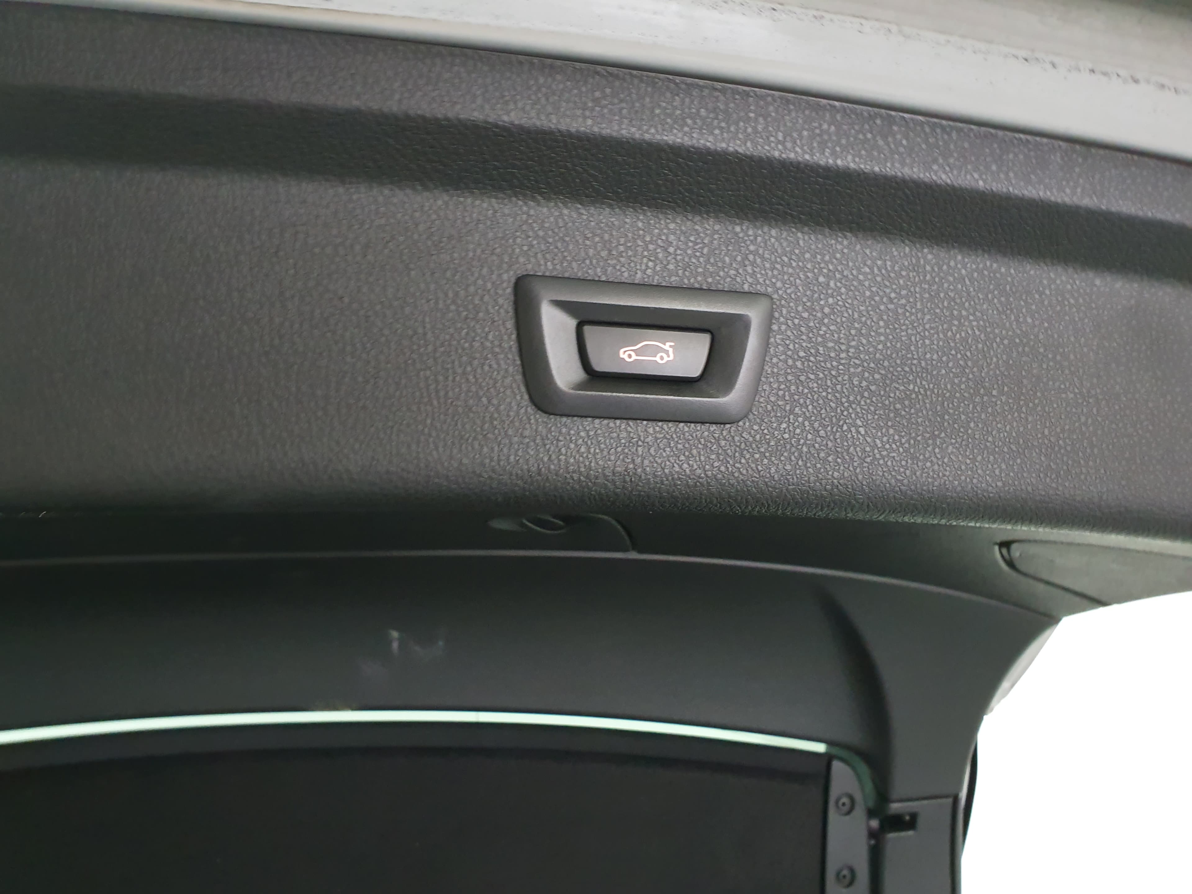 BMW 318D GT · Ano 2013 — imagem 10
