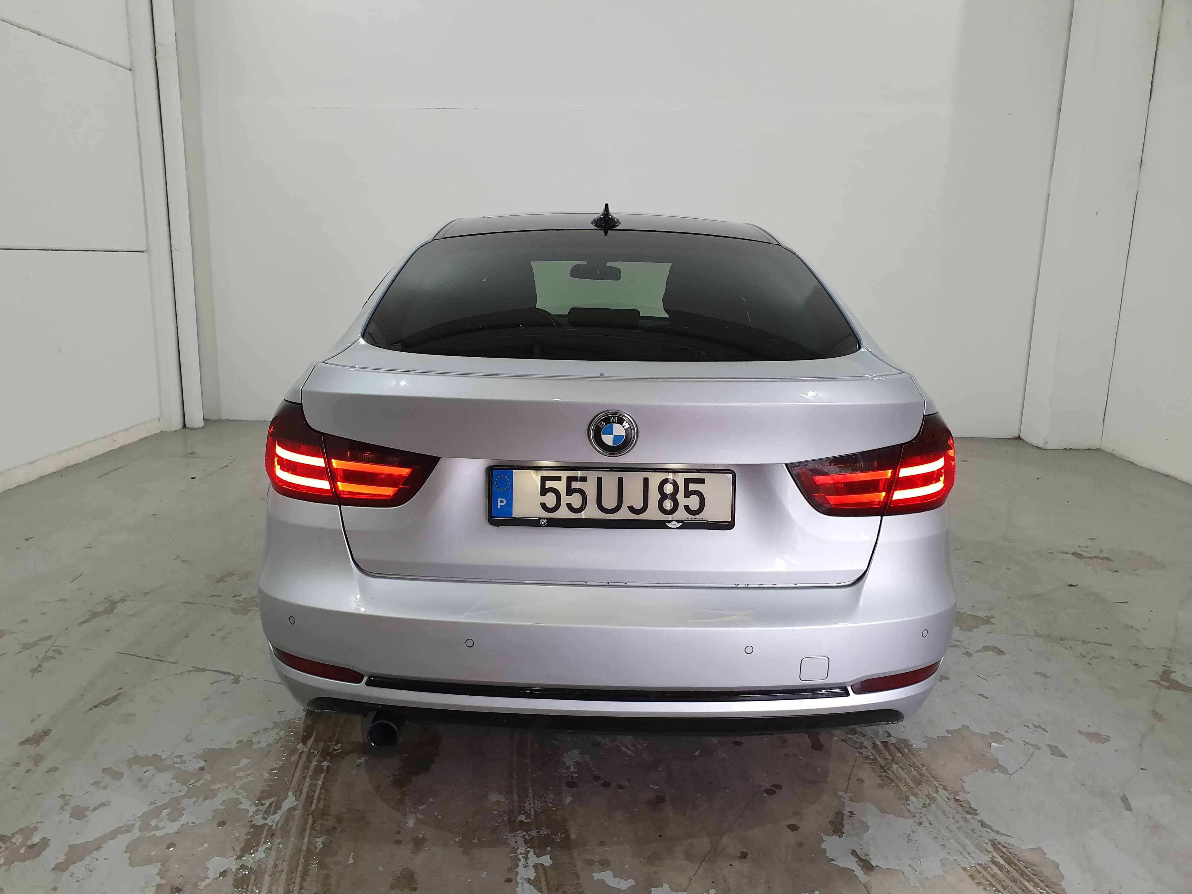 BMW 318D GT · Ano 2013 — imagem 5