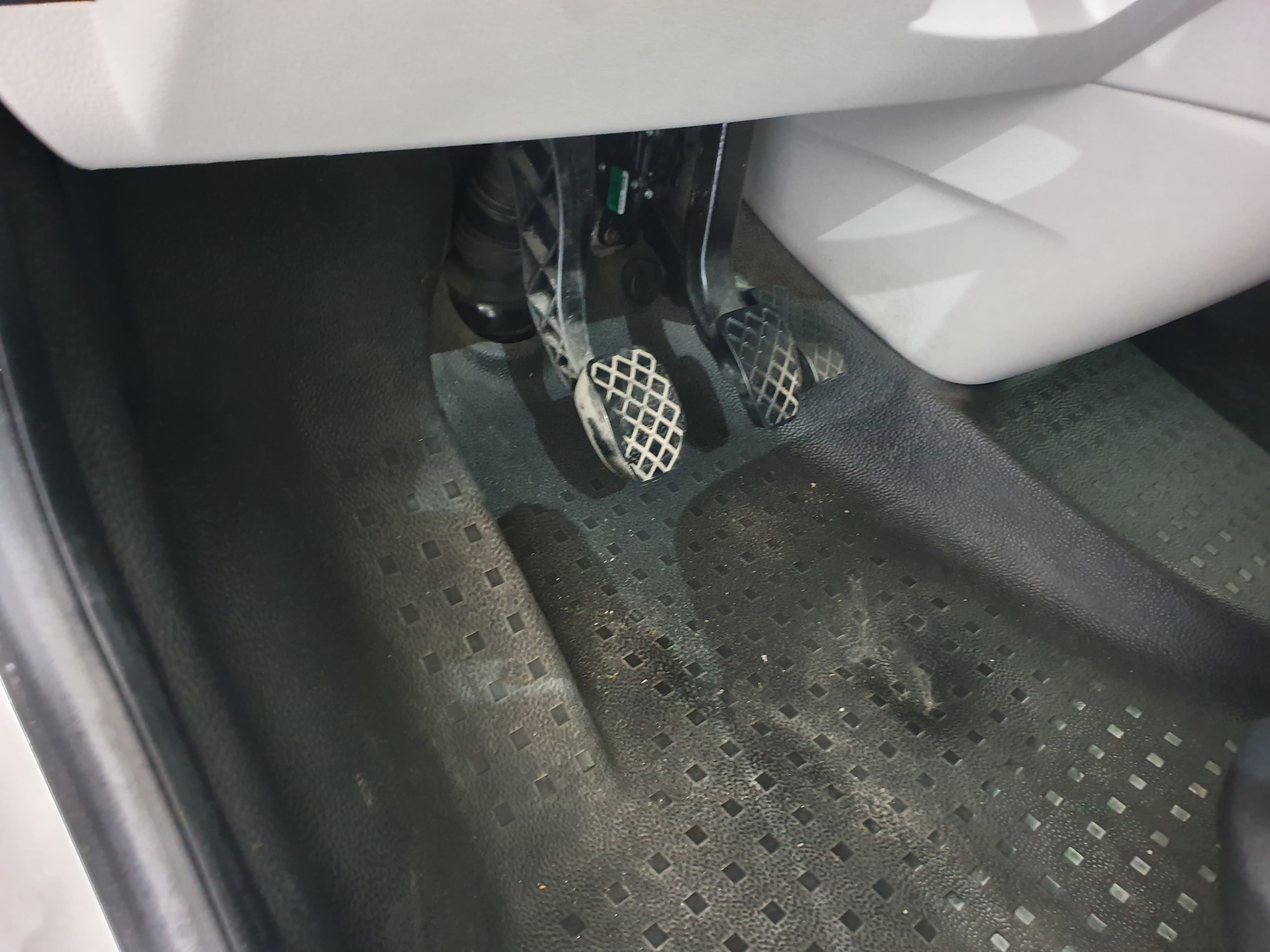 Volkswagen Transporter 2.0 TDI · Ano 2016 — imagem 31