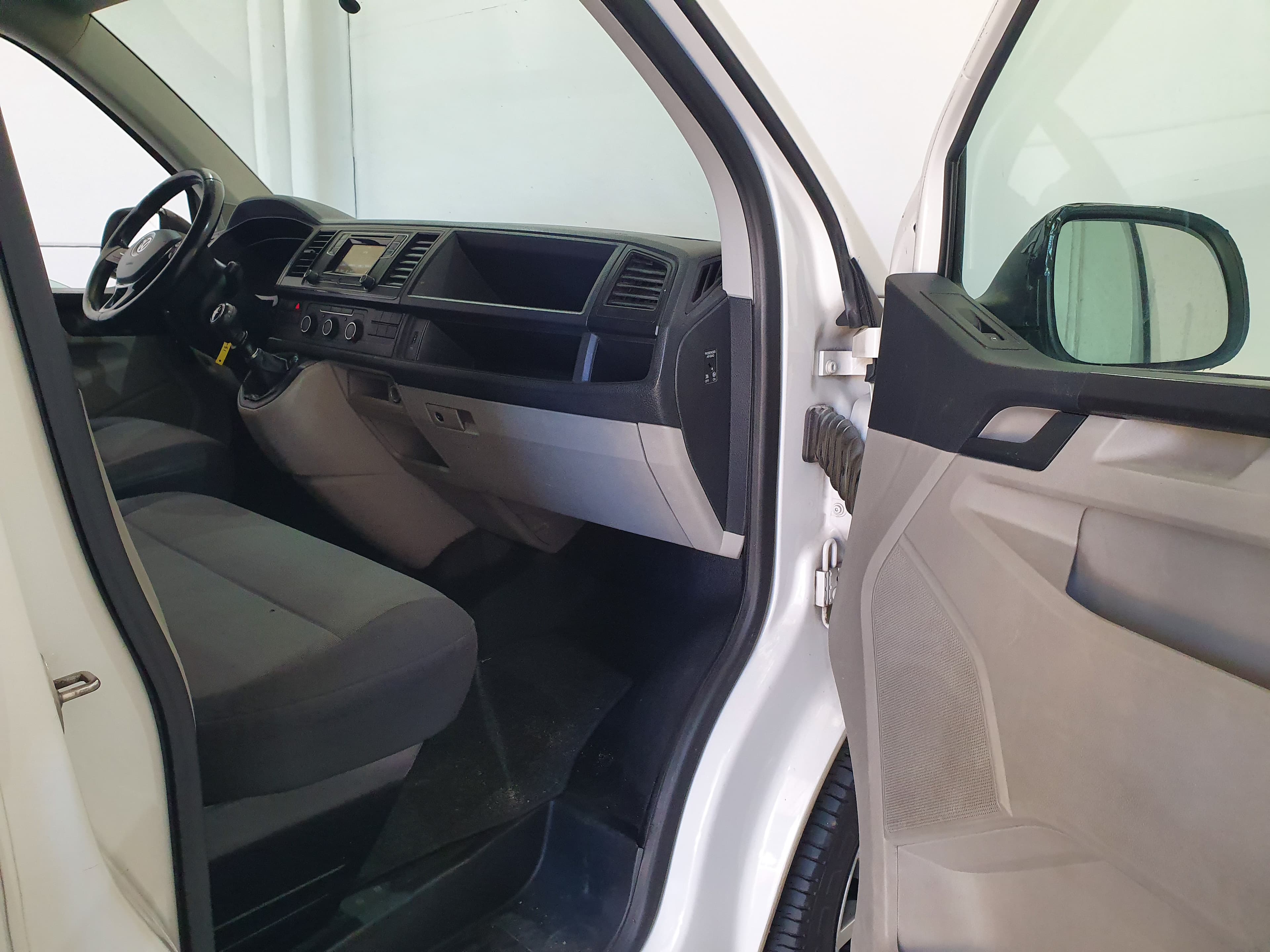 Volkswagen Transporter 2.0 TDI · Ano 2016 — imagem 26