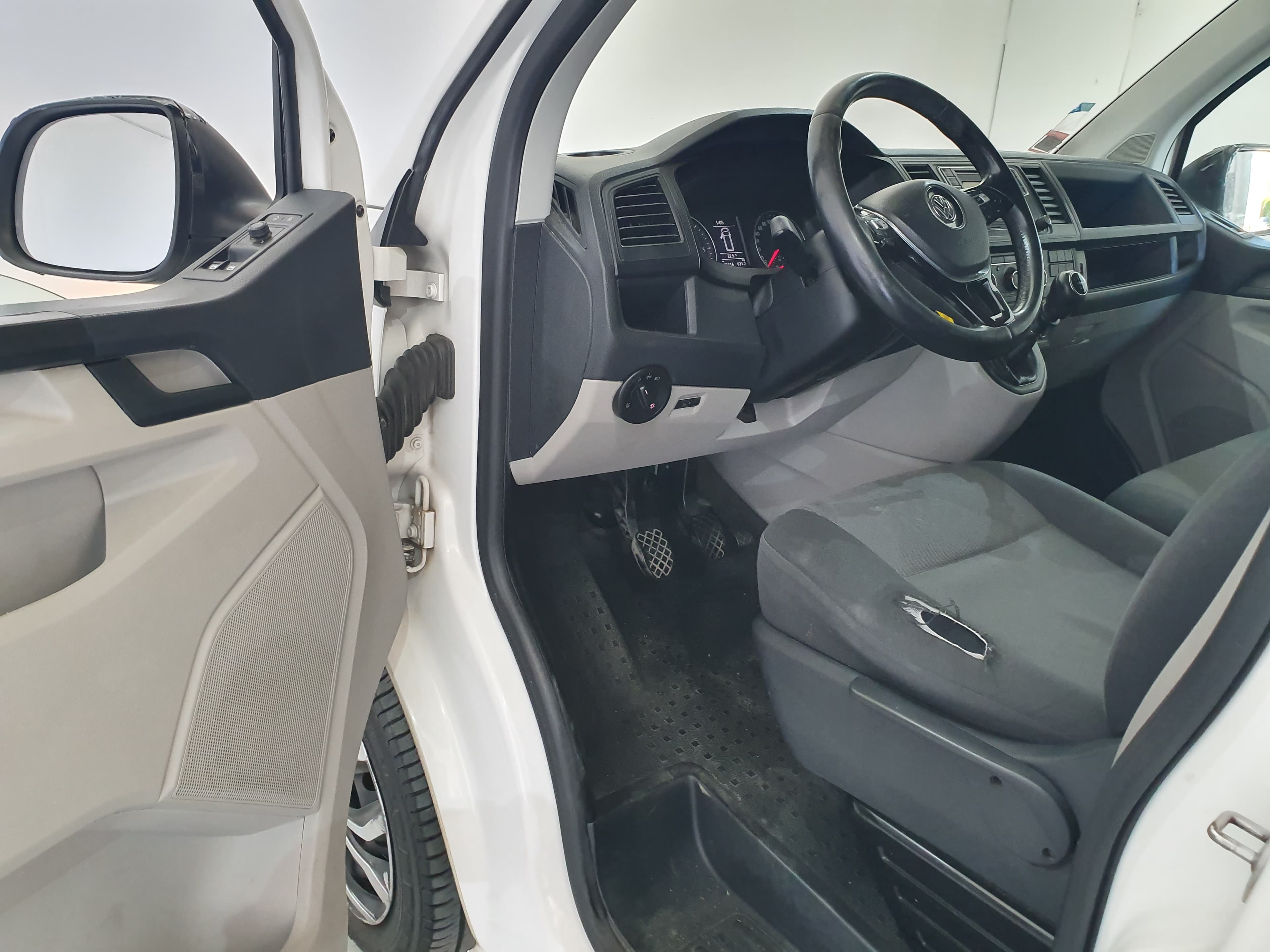 Volkswagen Transporter 2.0 TDI · Ano 2016 — imagem 29