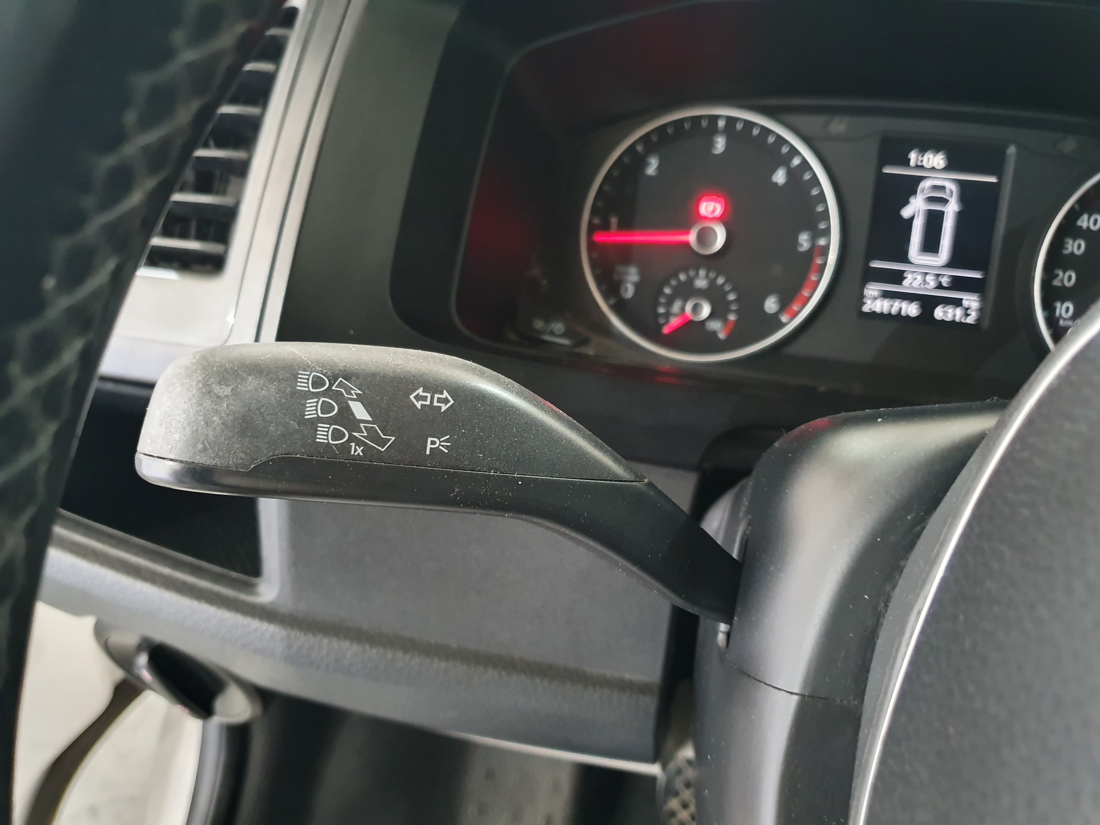 Volkswagen Transporter 2.0 TDI · Ano 2016 — imagem 38