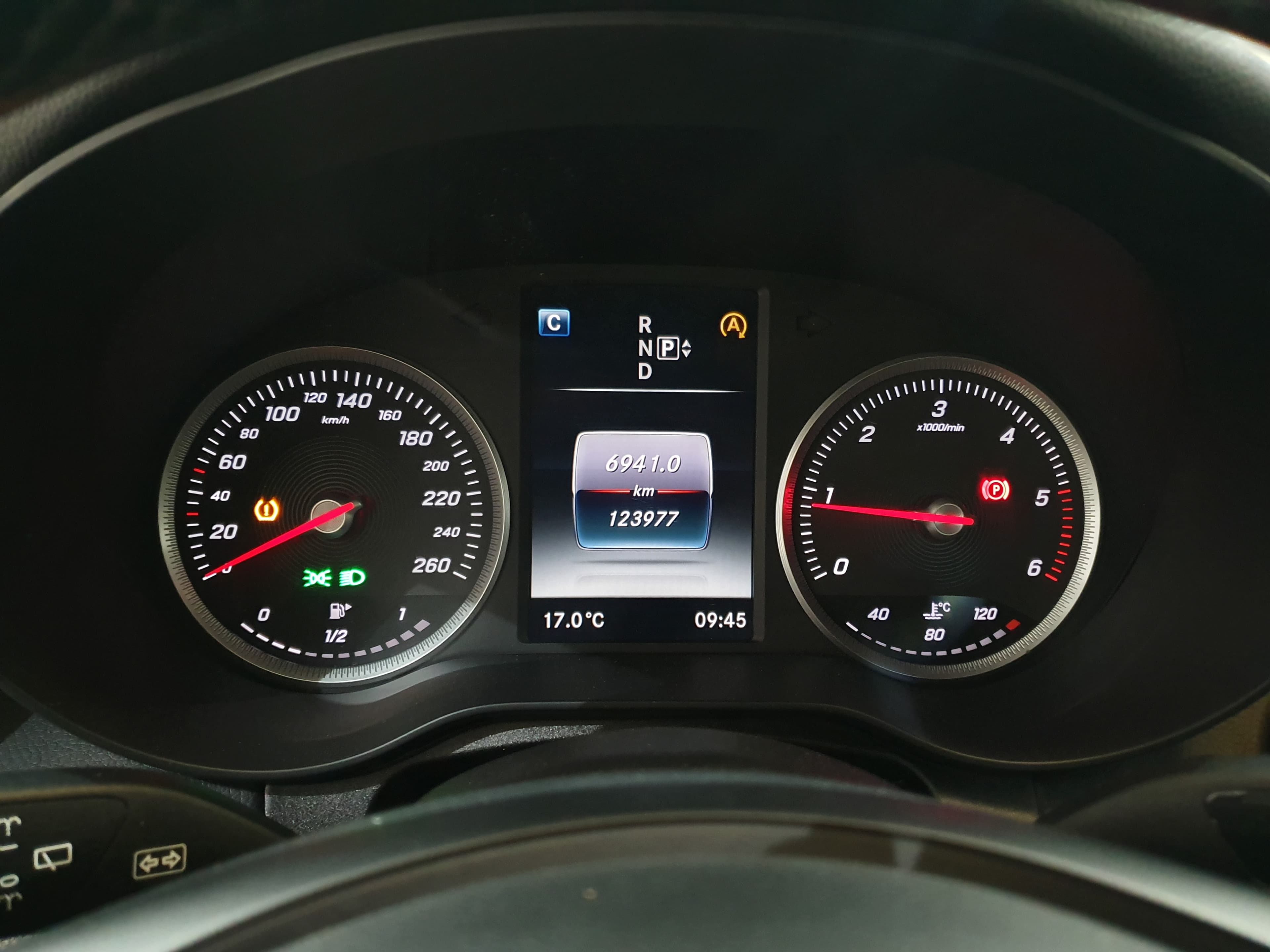 Mercedes-Benz C200D · Ano 2015 — image 38