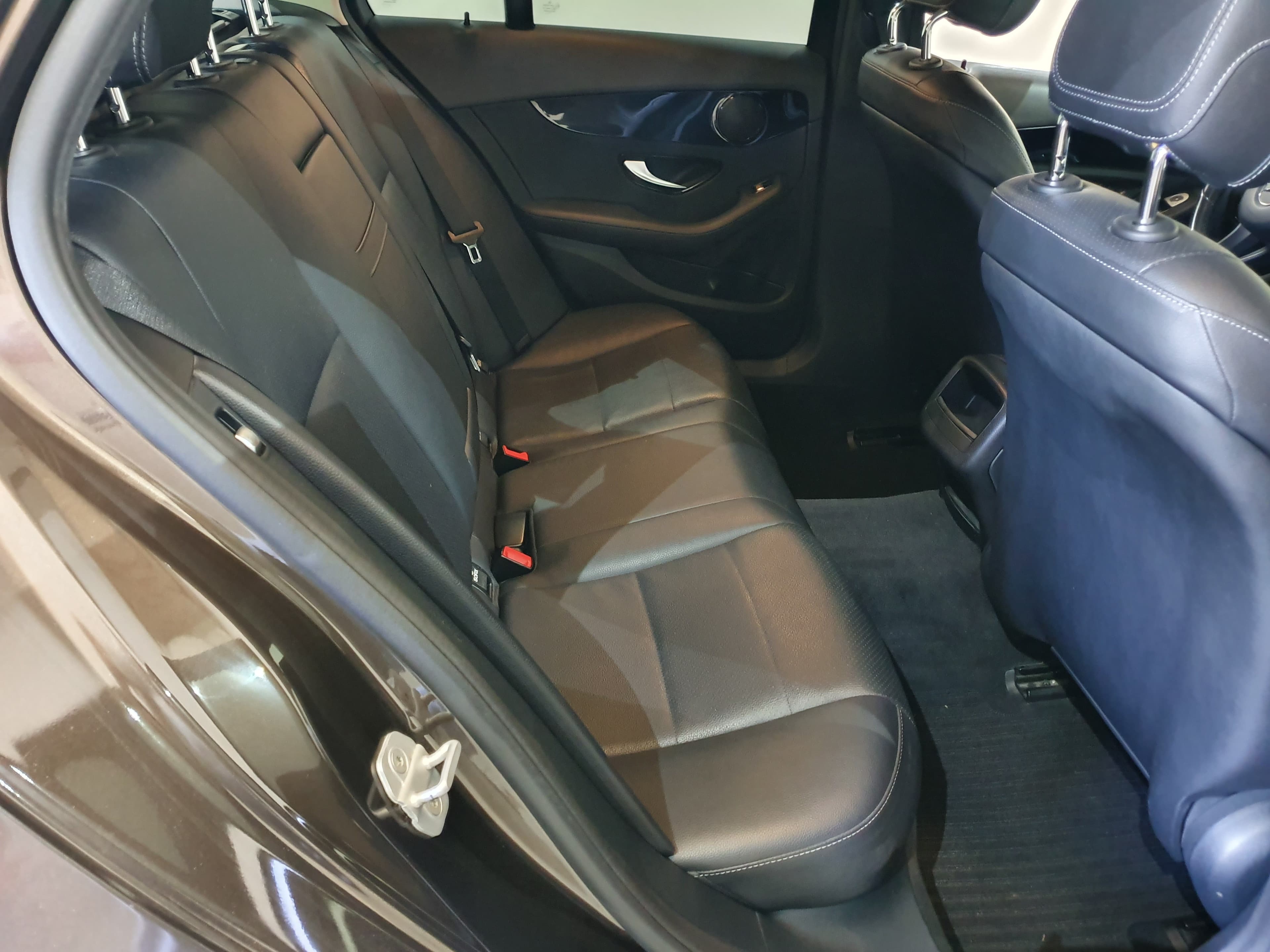 Mercedes-Benz C200D · Ano 2015 — image 21
