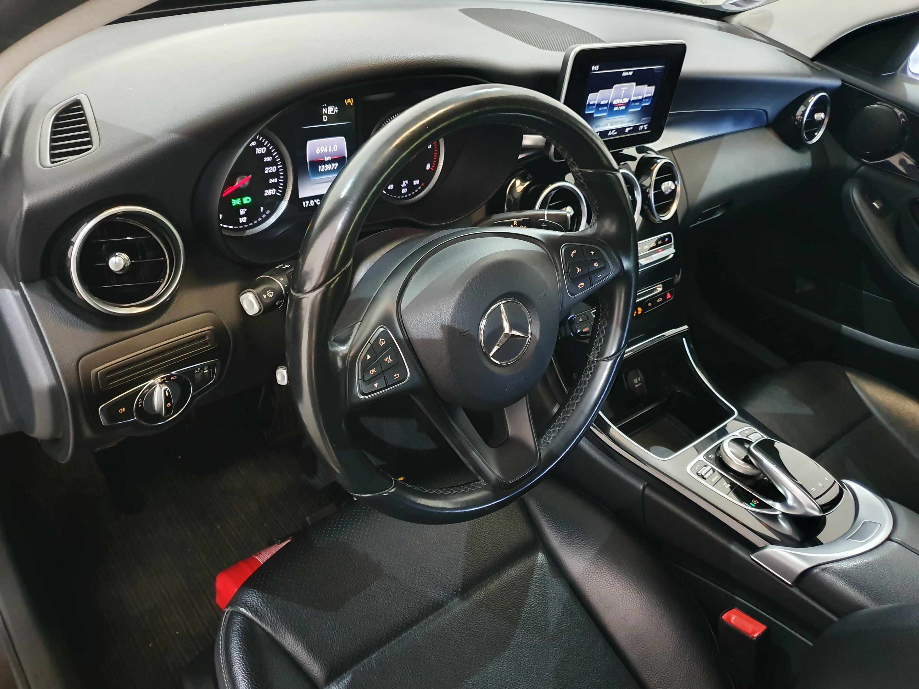 Mercedes-Benz C200D · Ano 2015 — image 33
