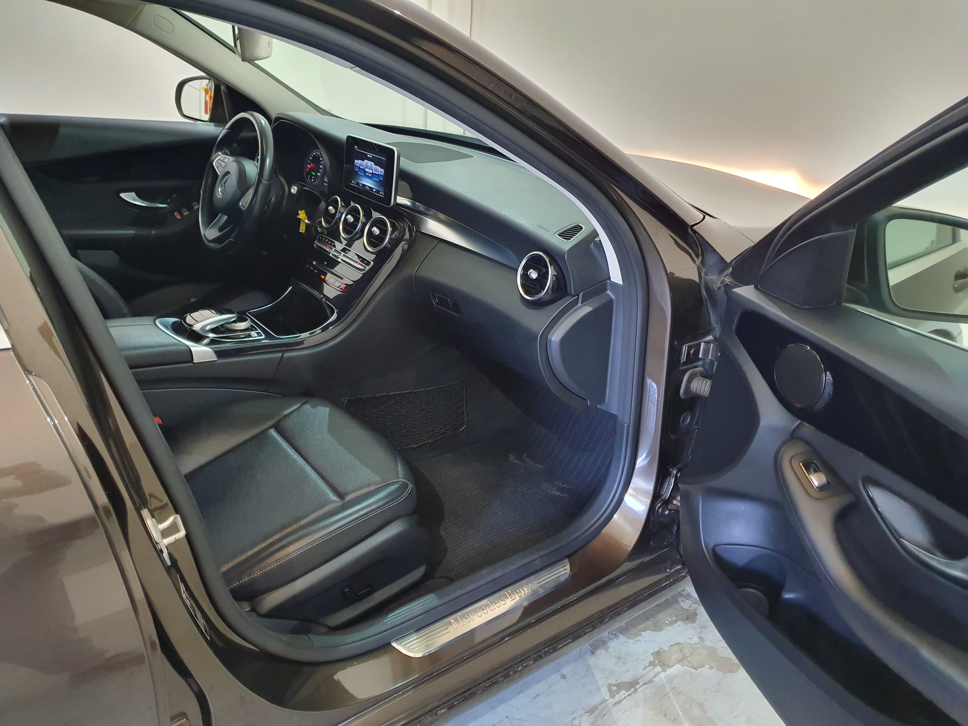 Mercedes-Benz C200D · Ano 2015 — image 22
