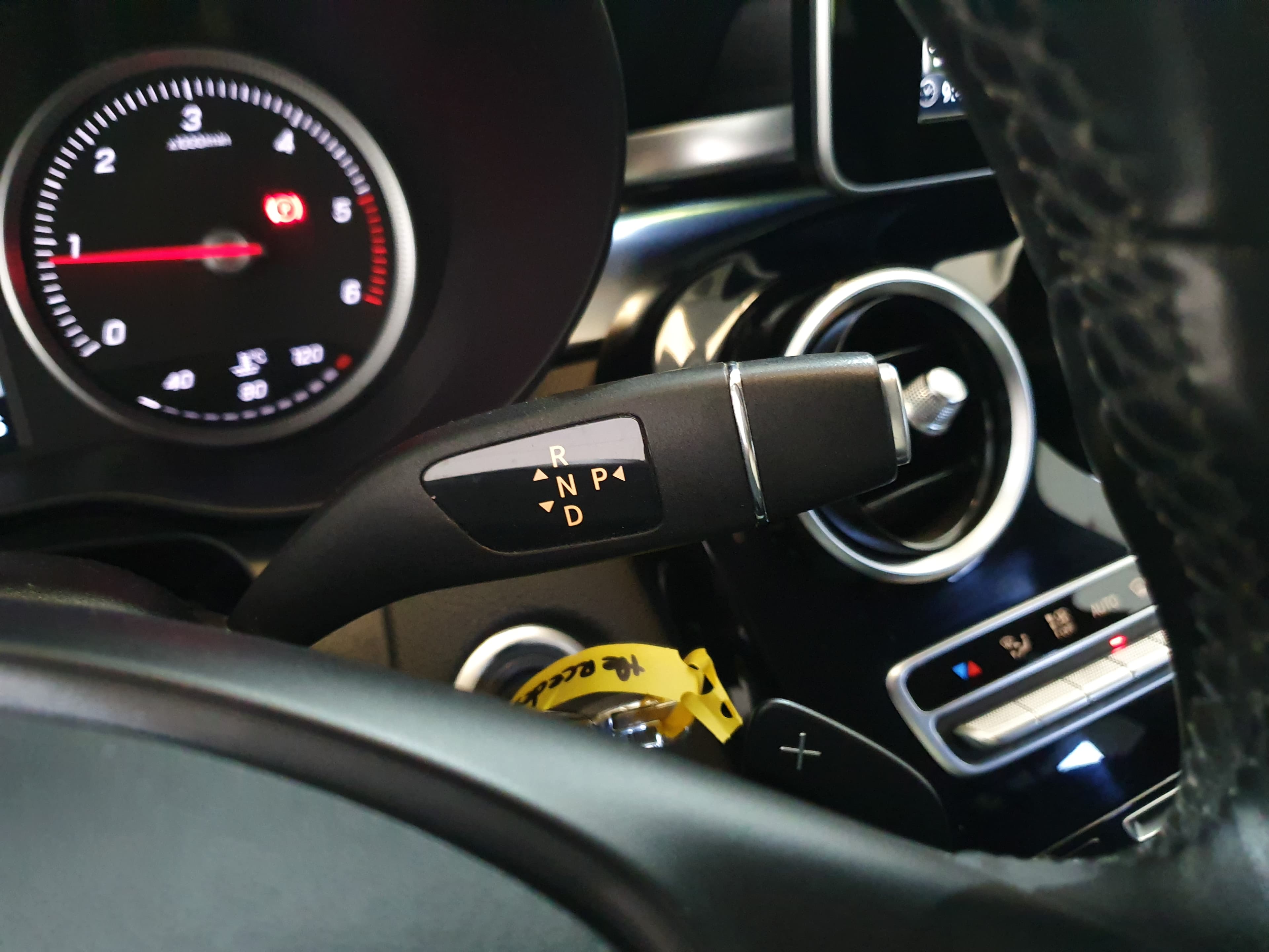 Mercedes-Benz C200D · Ano 2015 — image 39