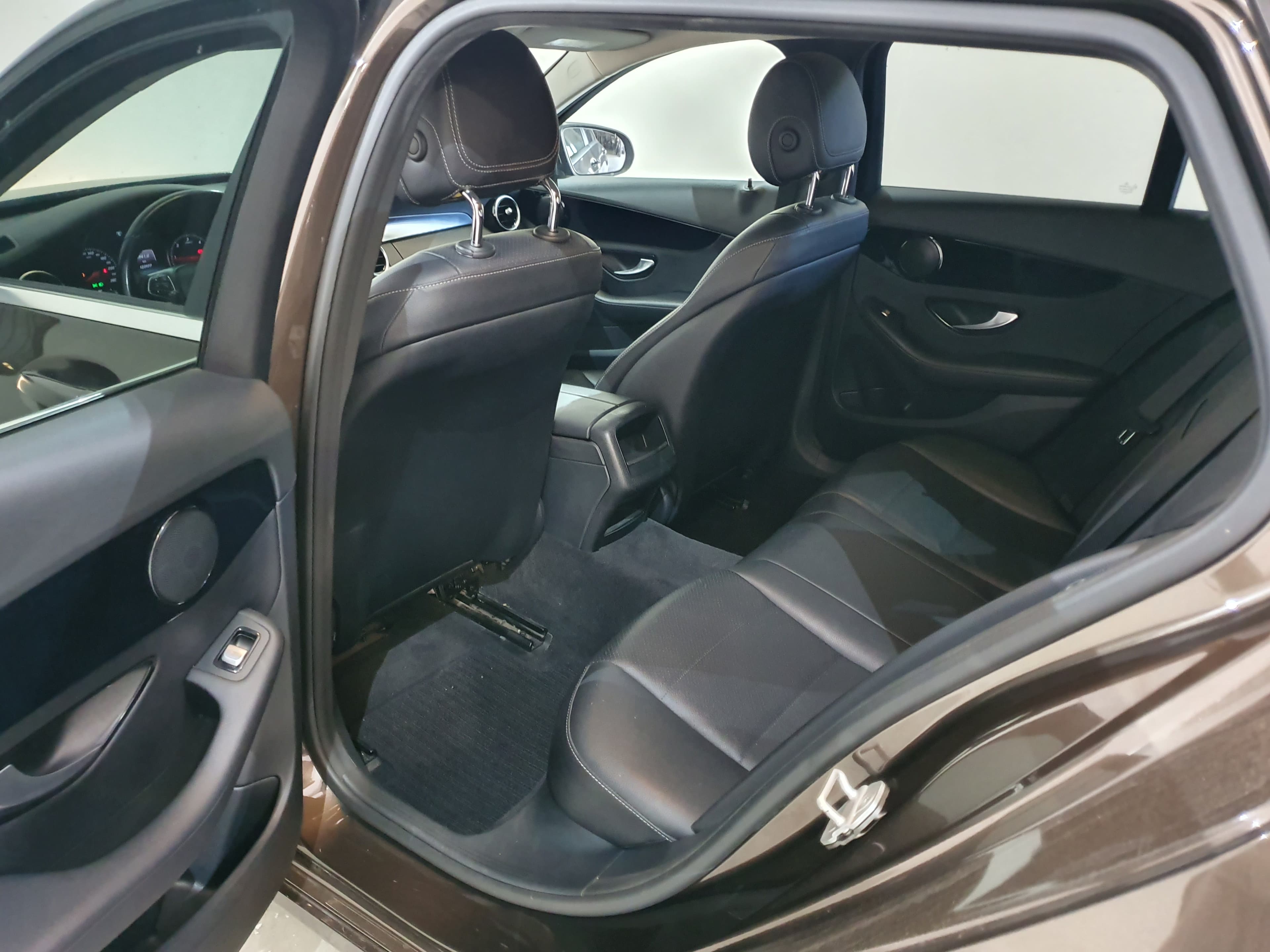 Mercedes-Benz C200D · Ano 2015 — image 25