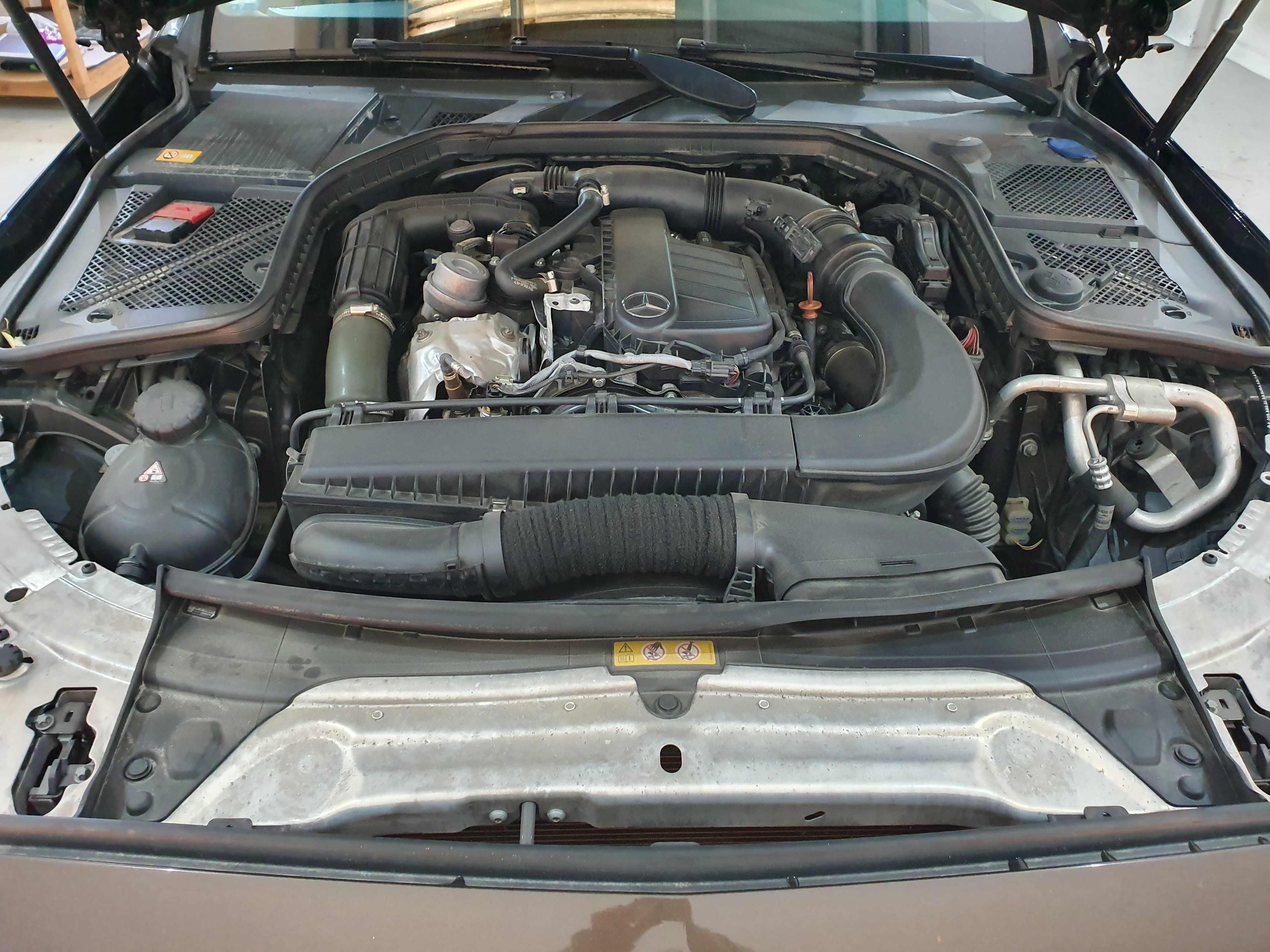 Mercedes-Benz C200D · Ano 2015 — image 11