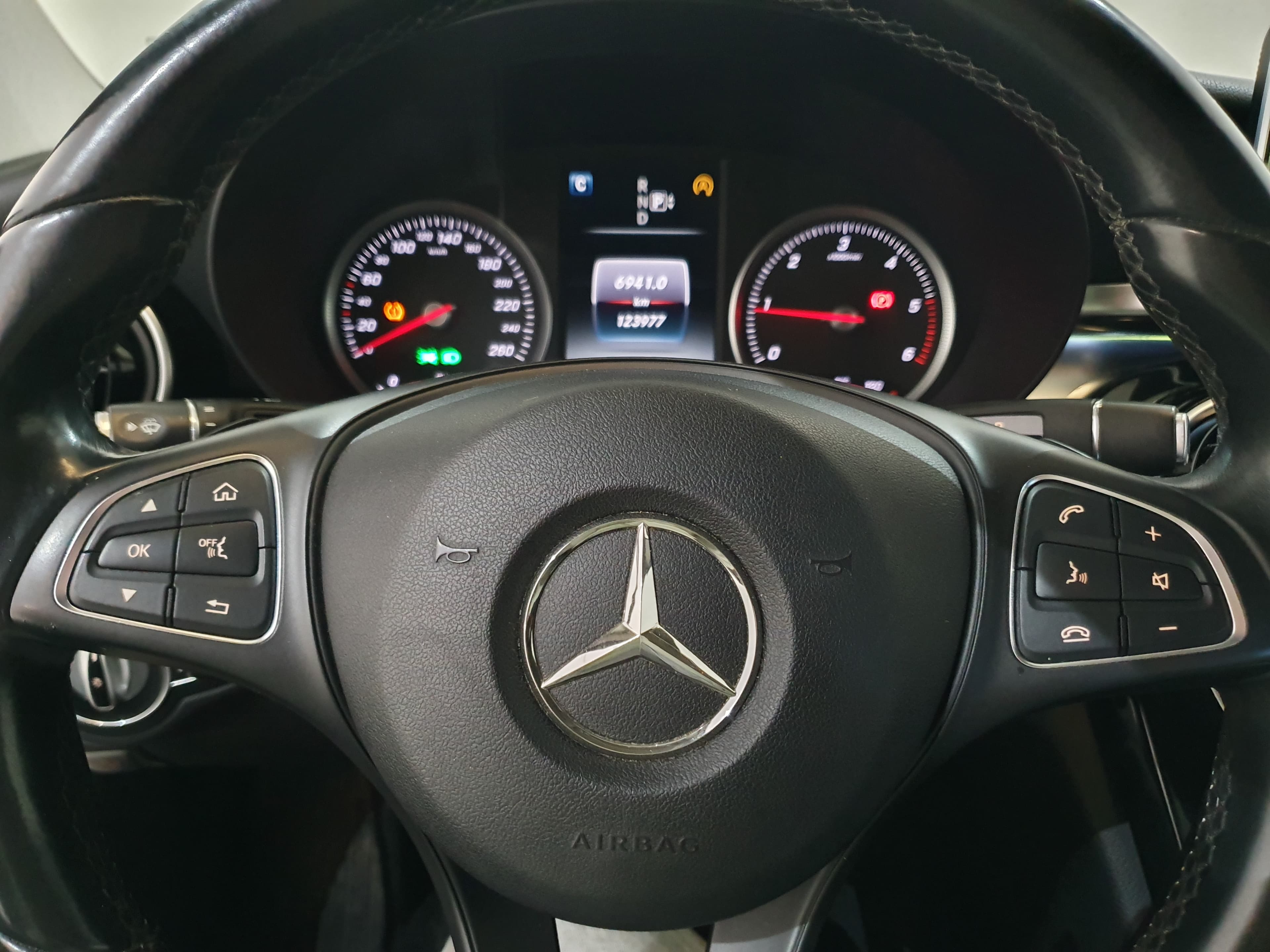 Mercedes-Benz C200D · Ano 2015 — image 37
