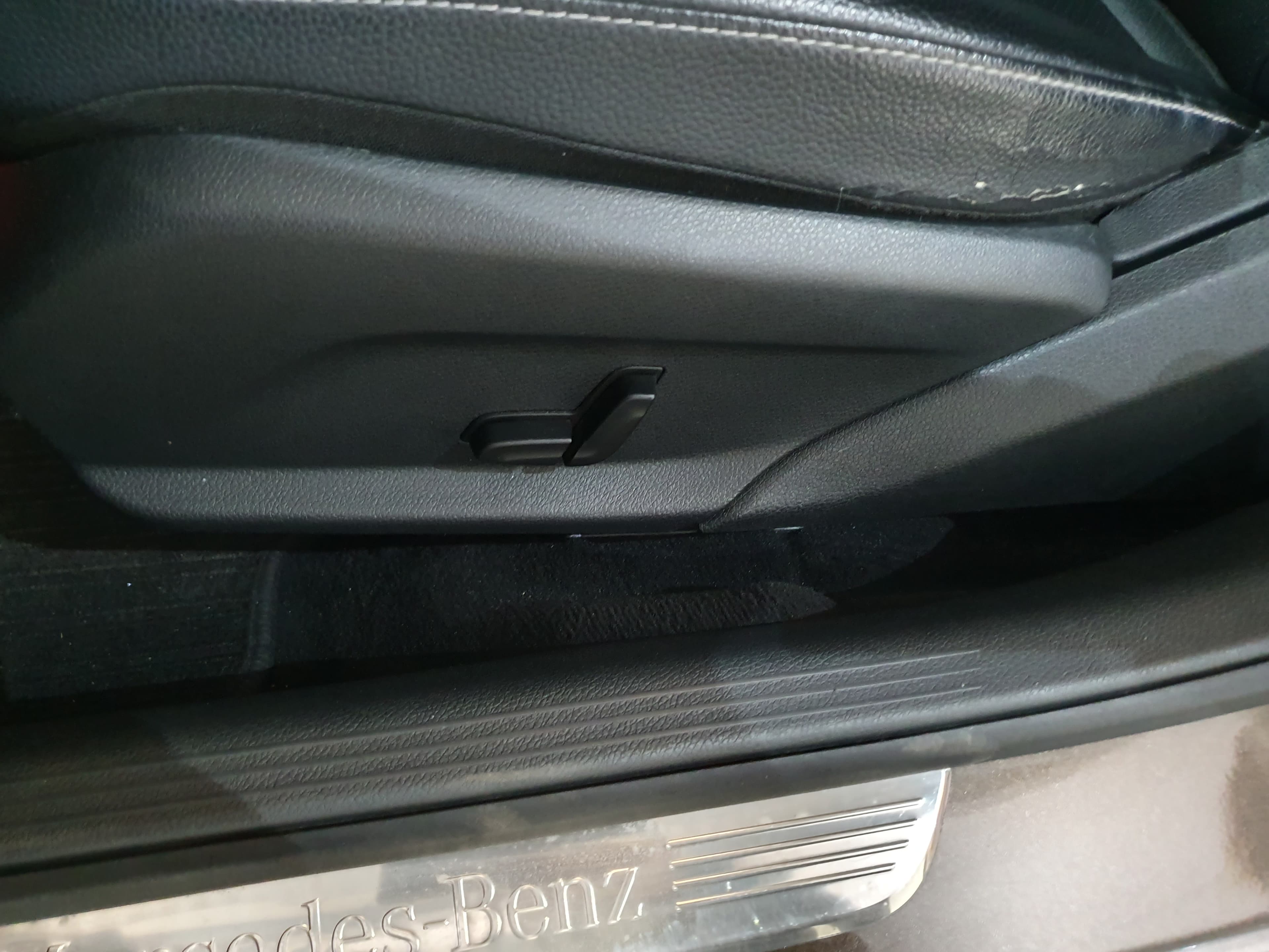 Mercedes-Benz C200D · Ano 2015 — image 32