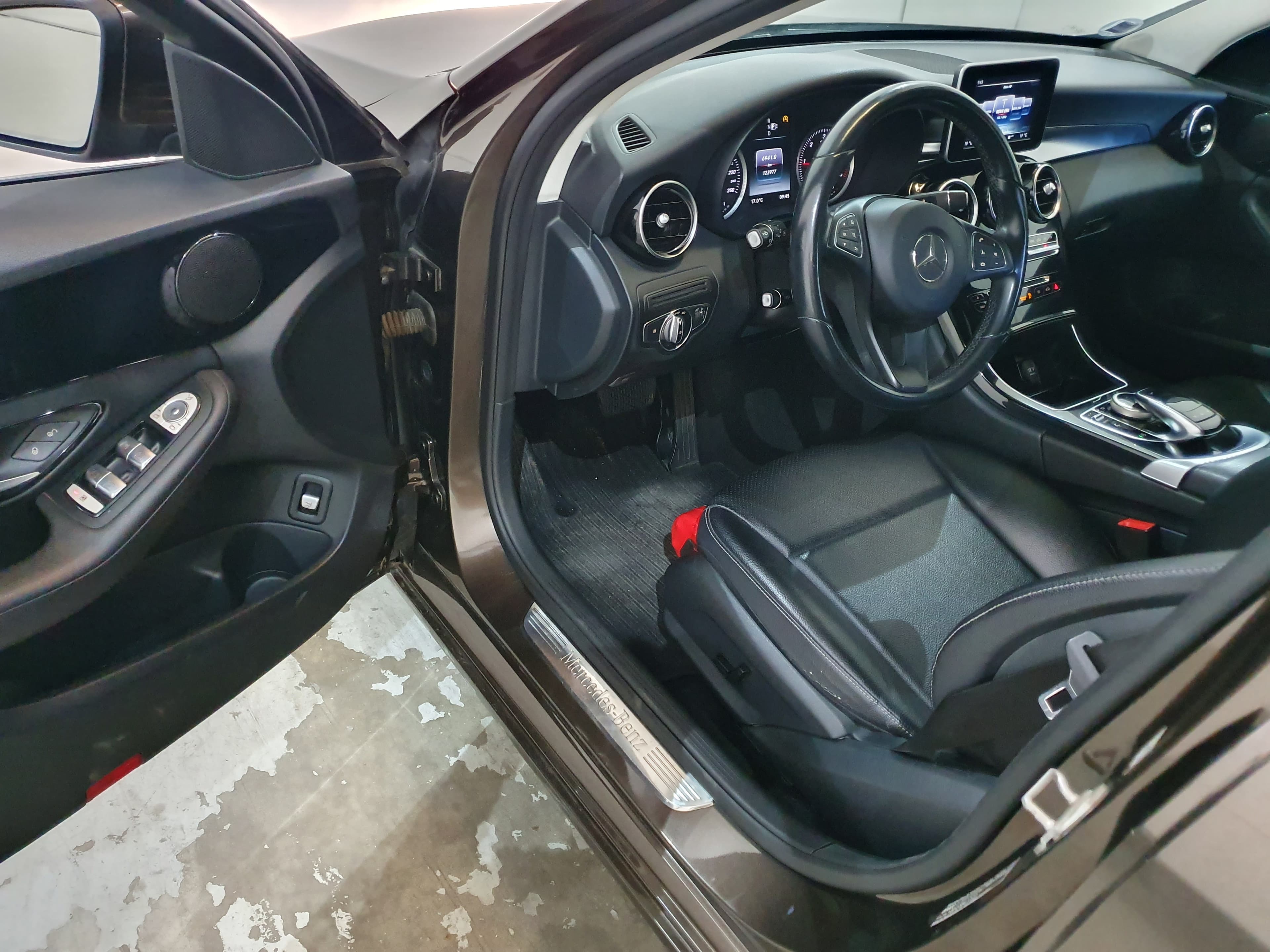 Mercedes-Benz C200D · Ano 2015 — image 28