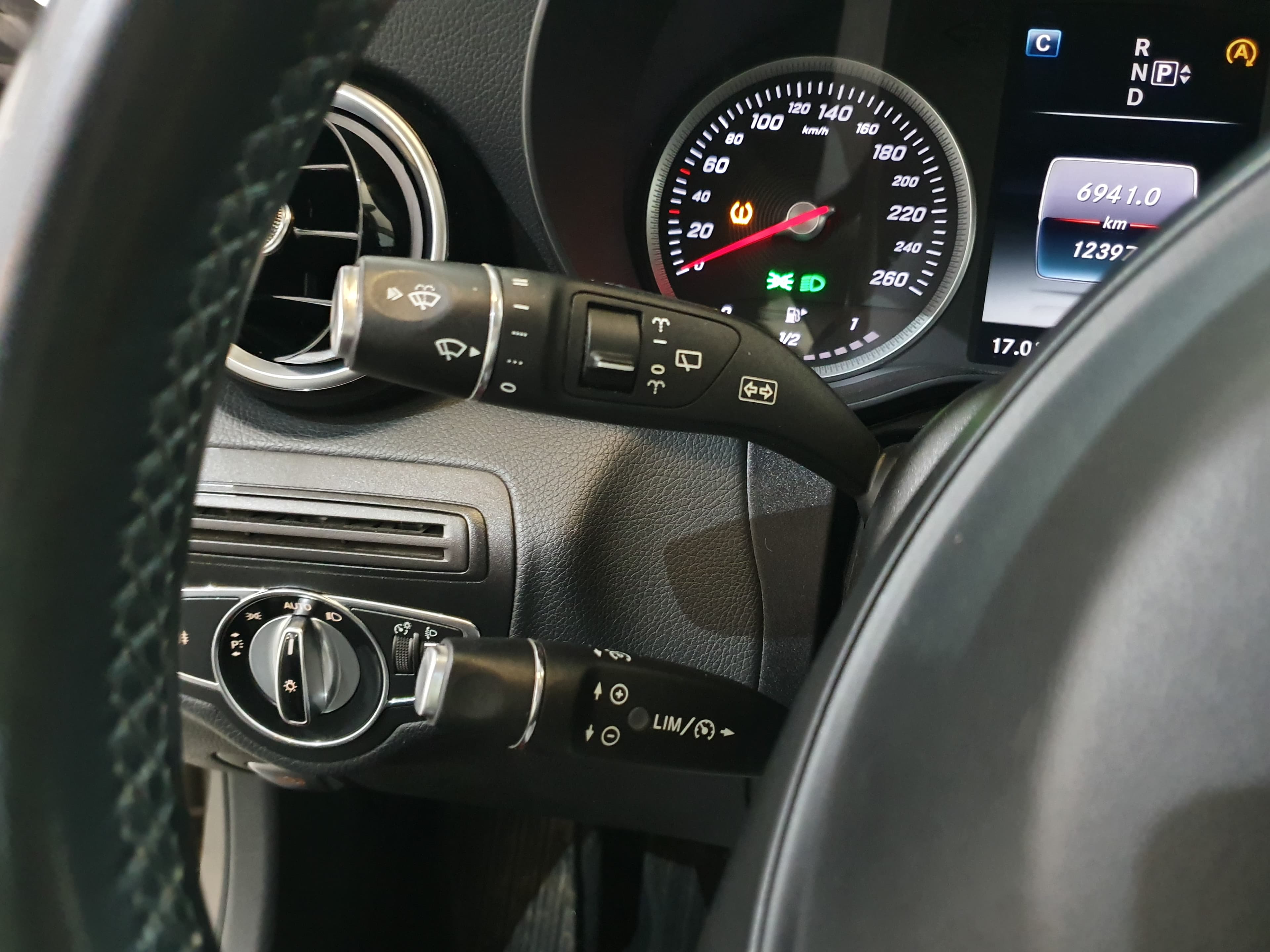 Mercedes-Benz C200D · Ano 2015 — image 40
