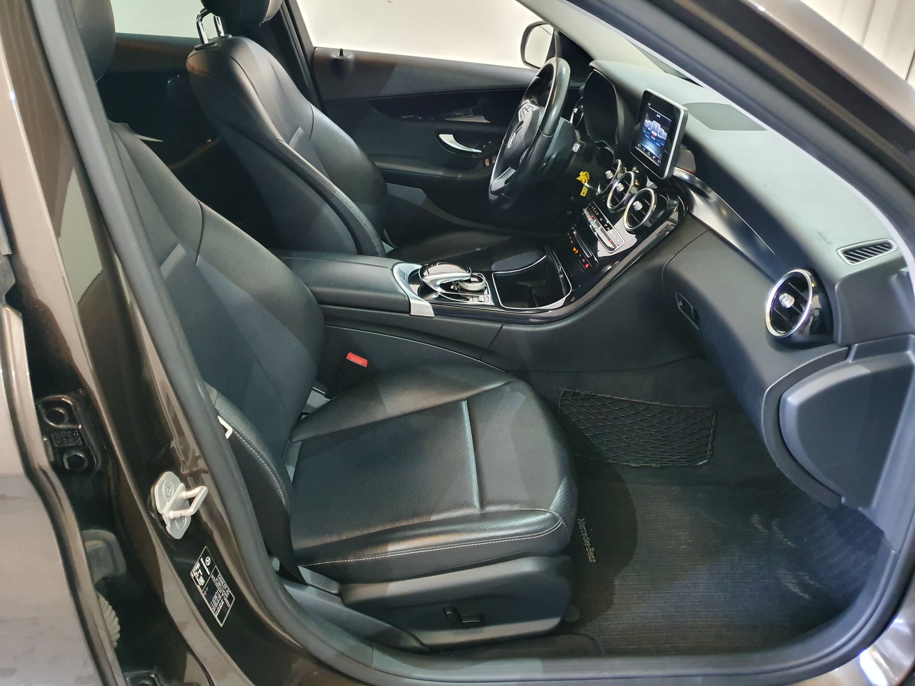 Mercedes-Benz C200D · Ano 2015 — image 24