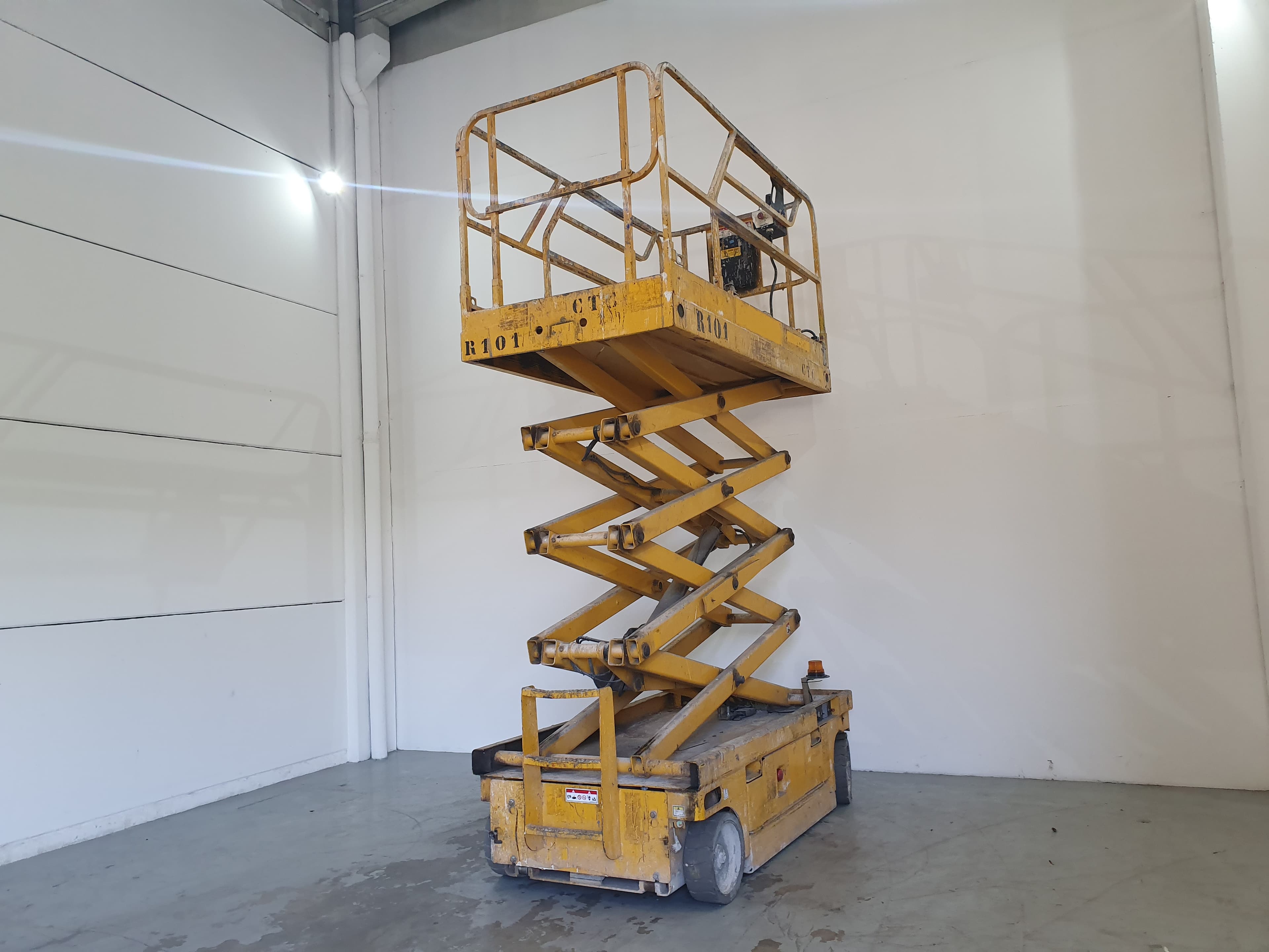 Plataforma Elevatória Haulotte Compact 10 — imagem 5