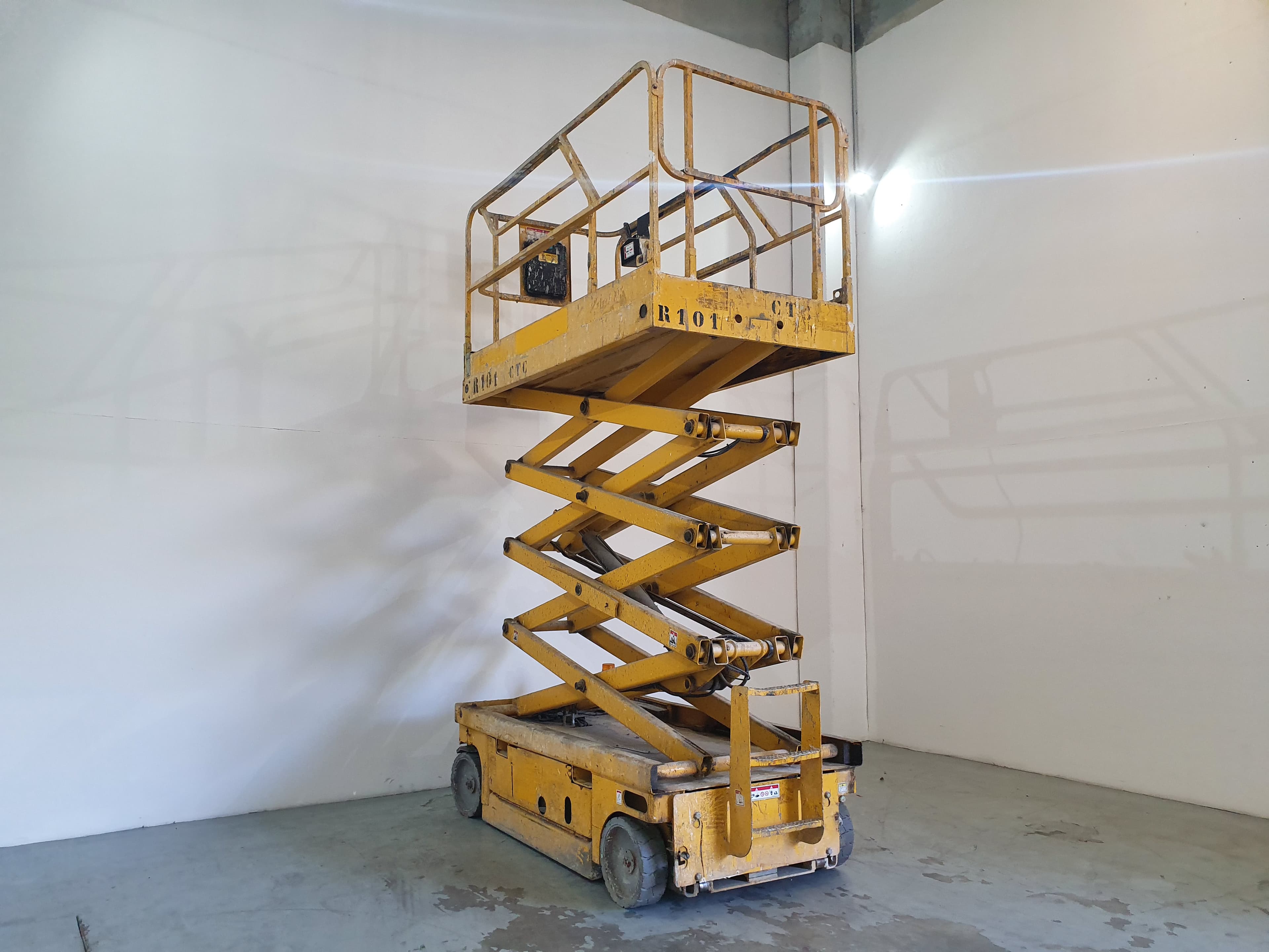 Plataforma Elevatória Haulotte Compact 10 — imagem 6