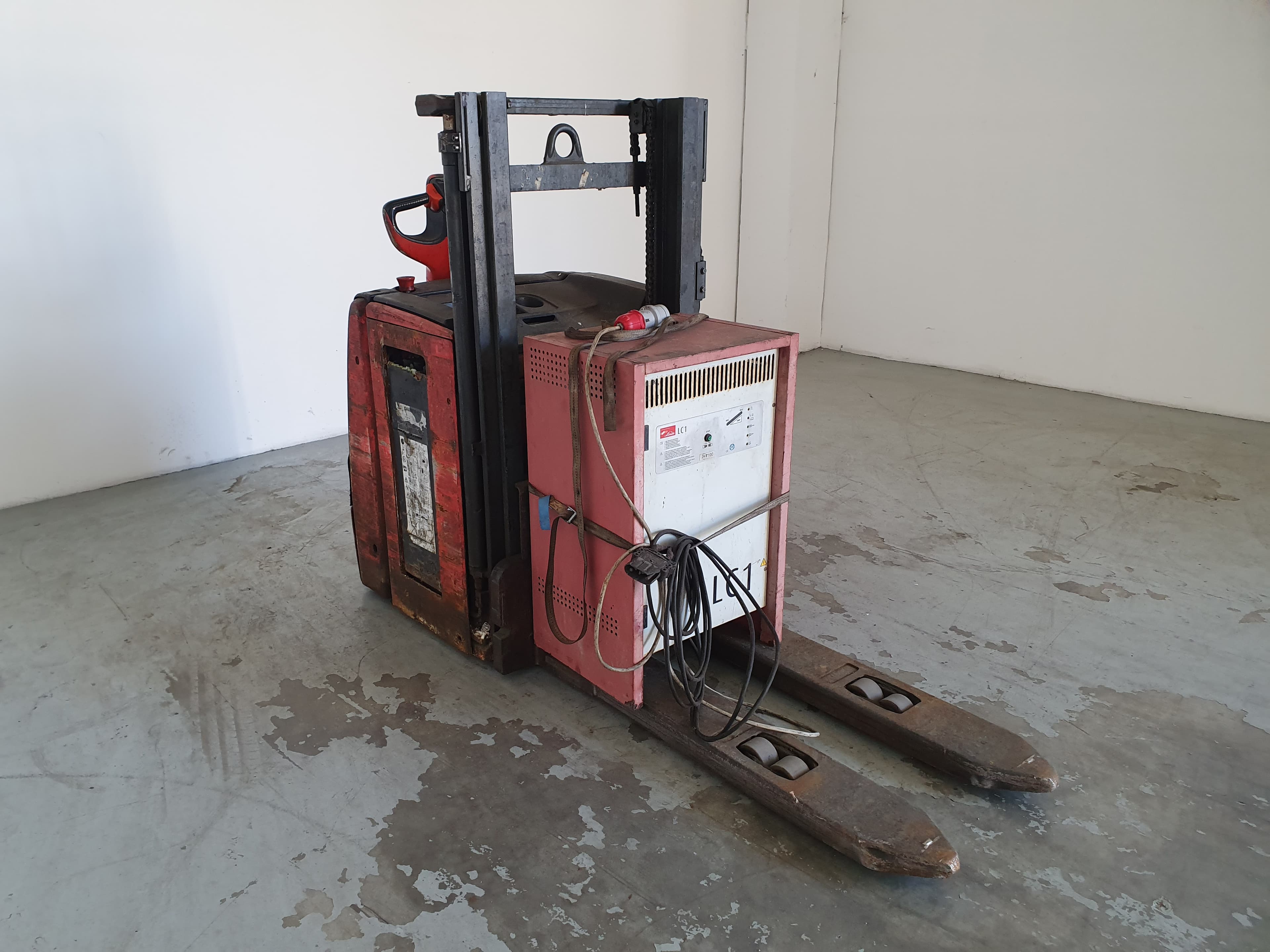 Stacker Linde L14 — imagem 2
