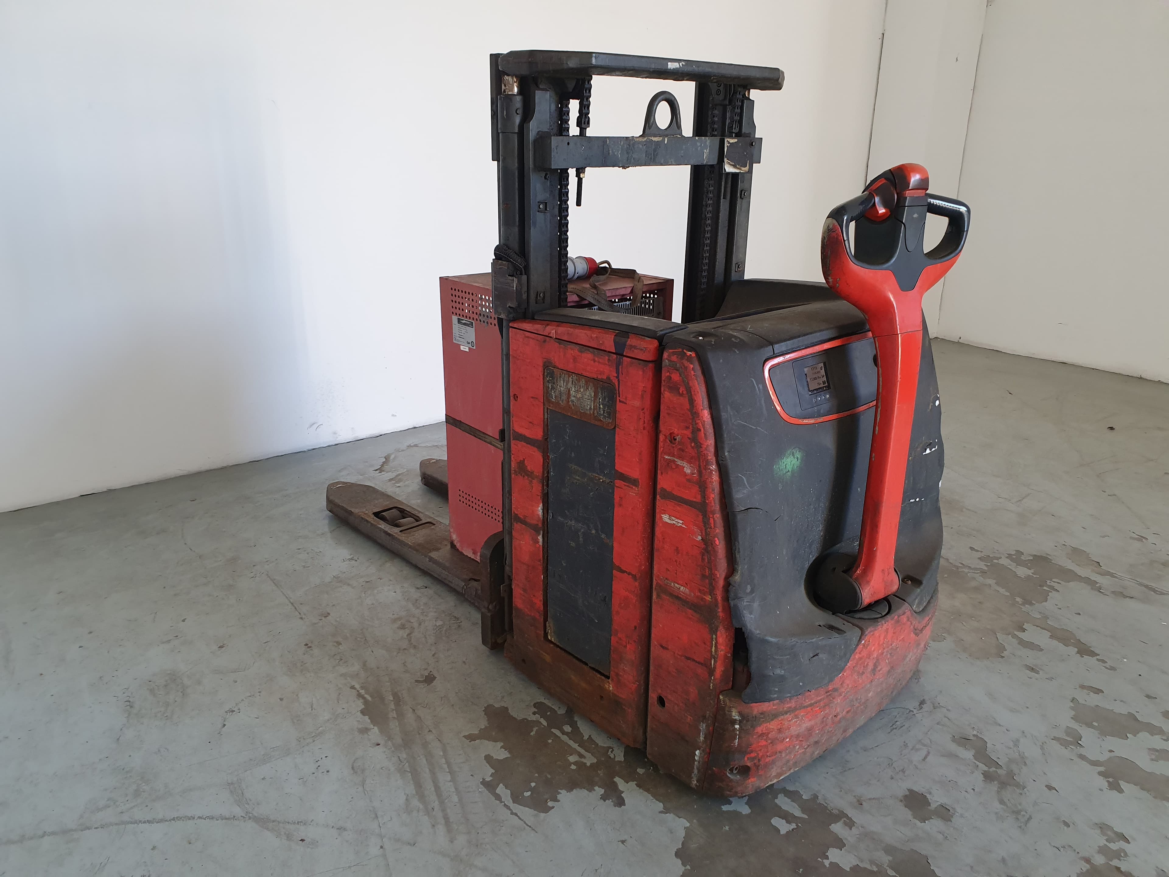 Stacker Linde L14 — imagem 5