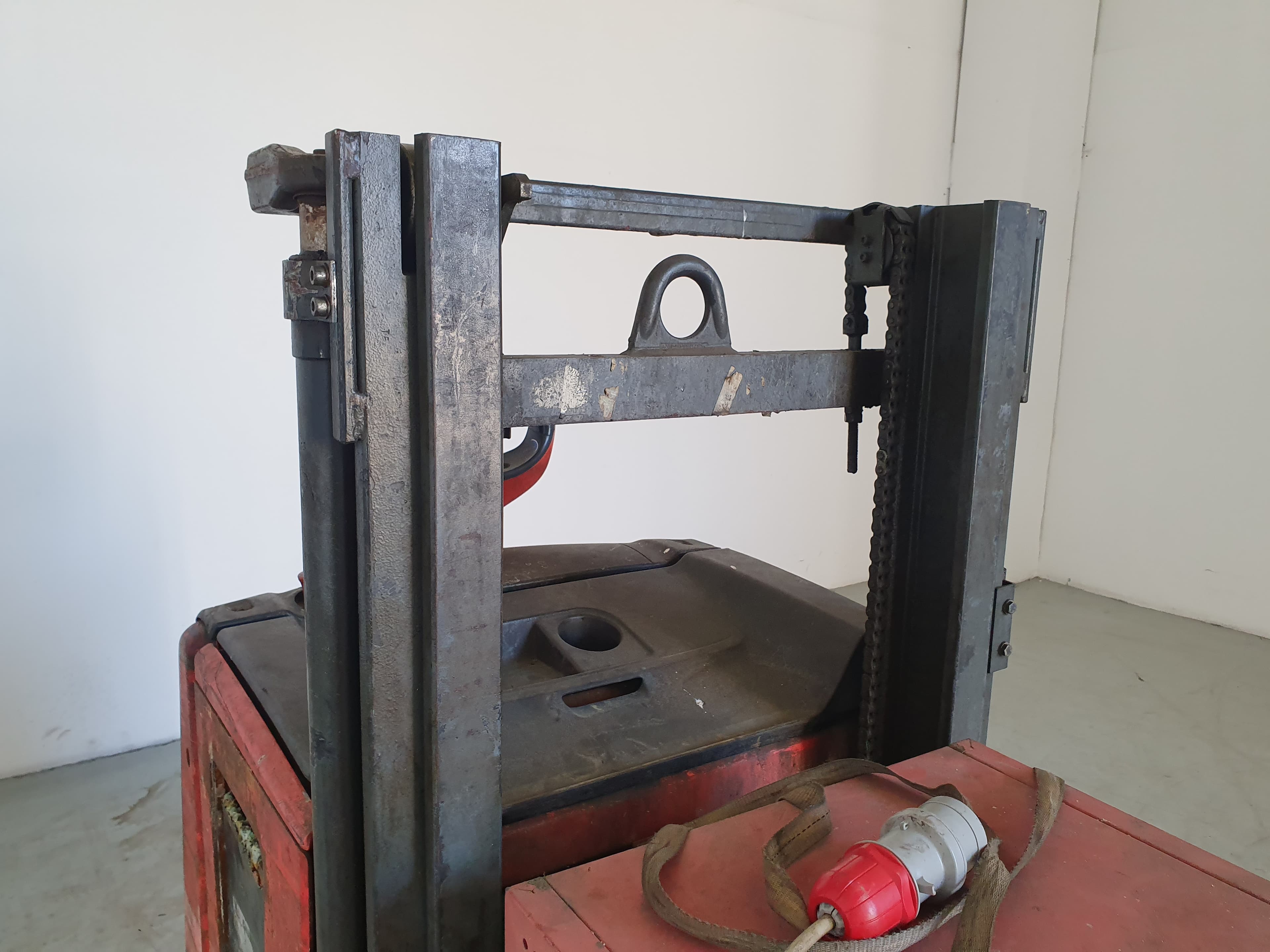Stacker Linde L14 — imagem 4