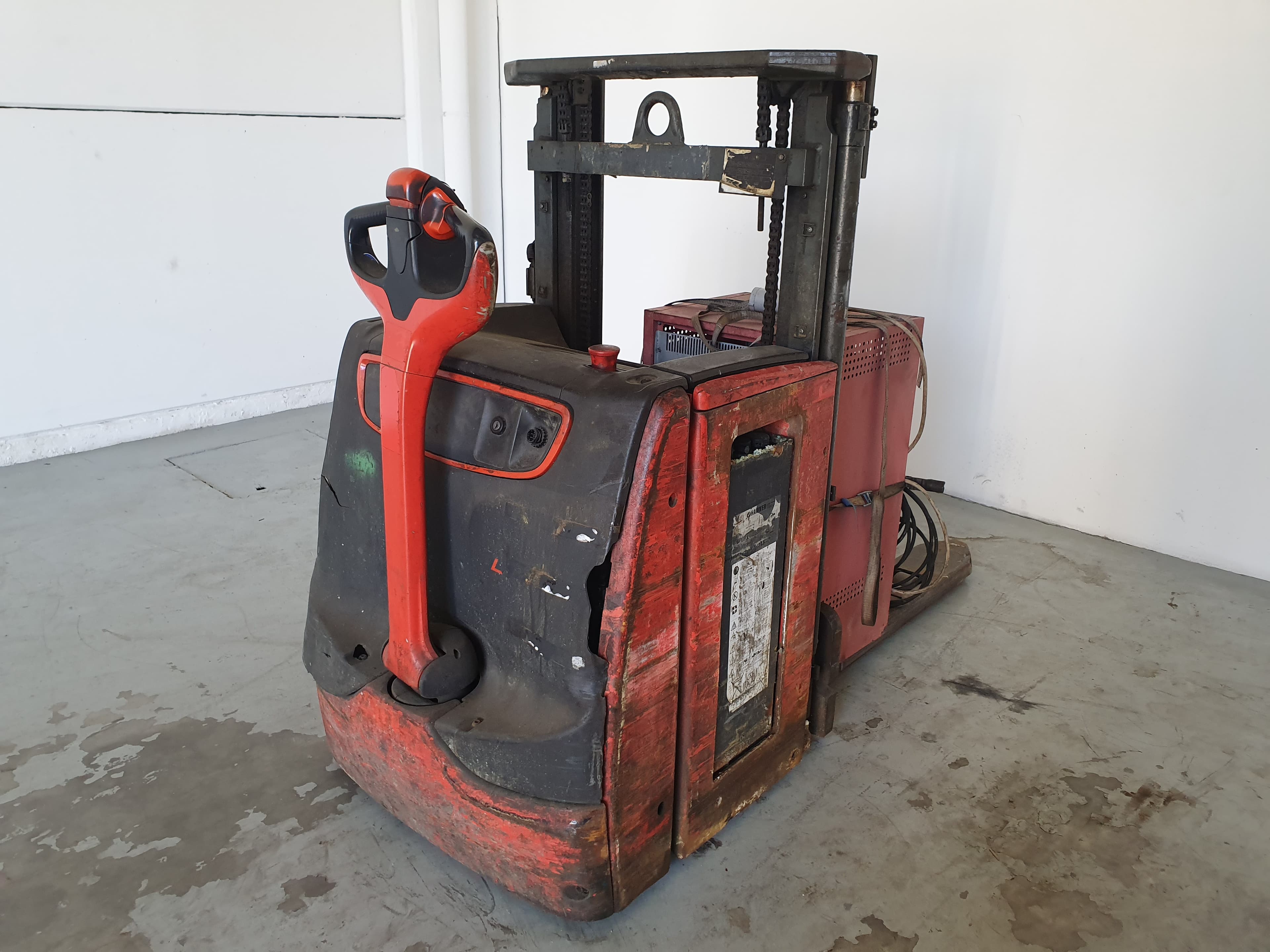 Stacker Linde L14 — imagem 6