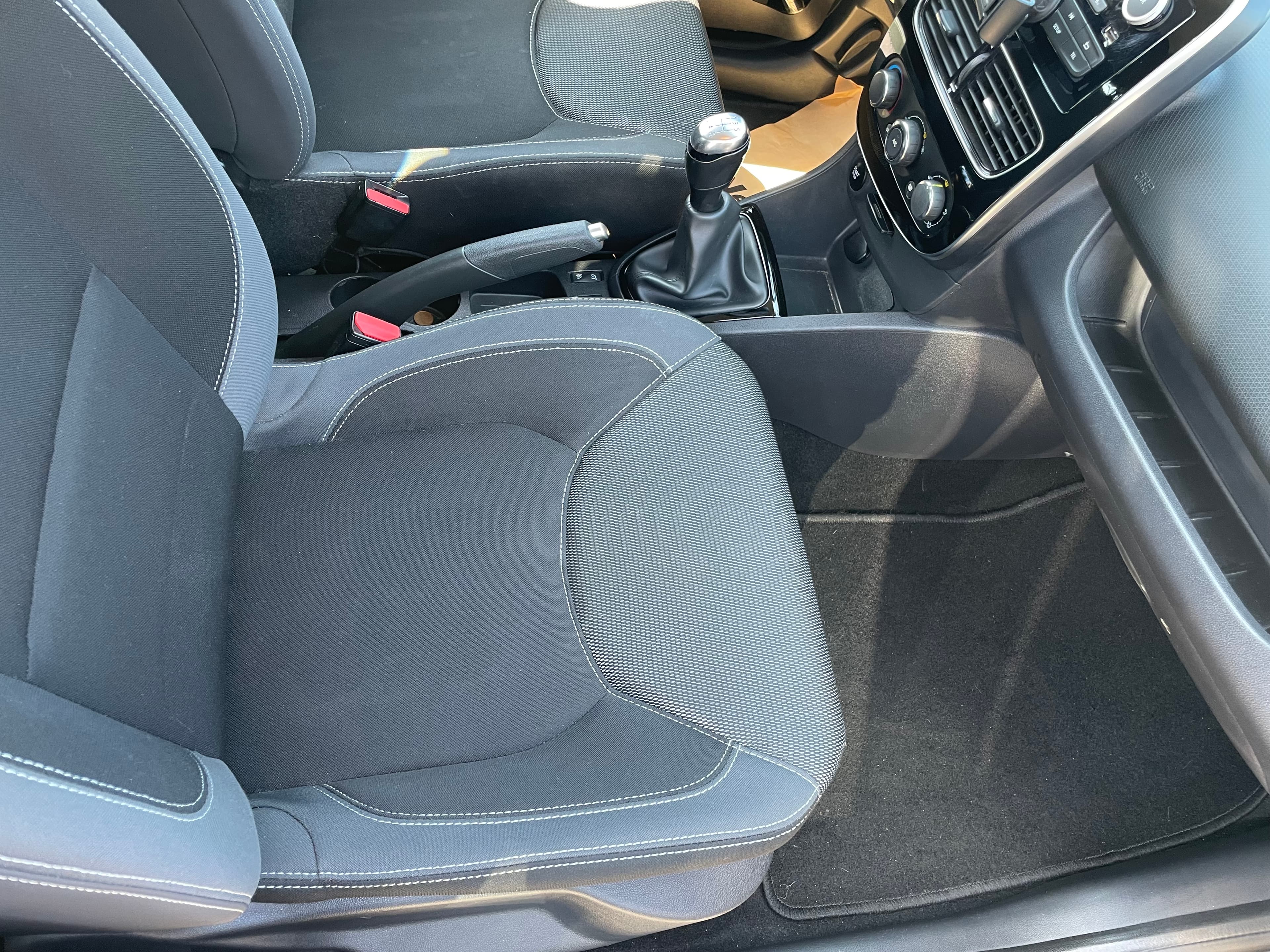 Renault Clio 1.5DCI · Ano 2017 — imagen 22