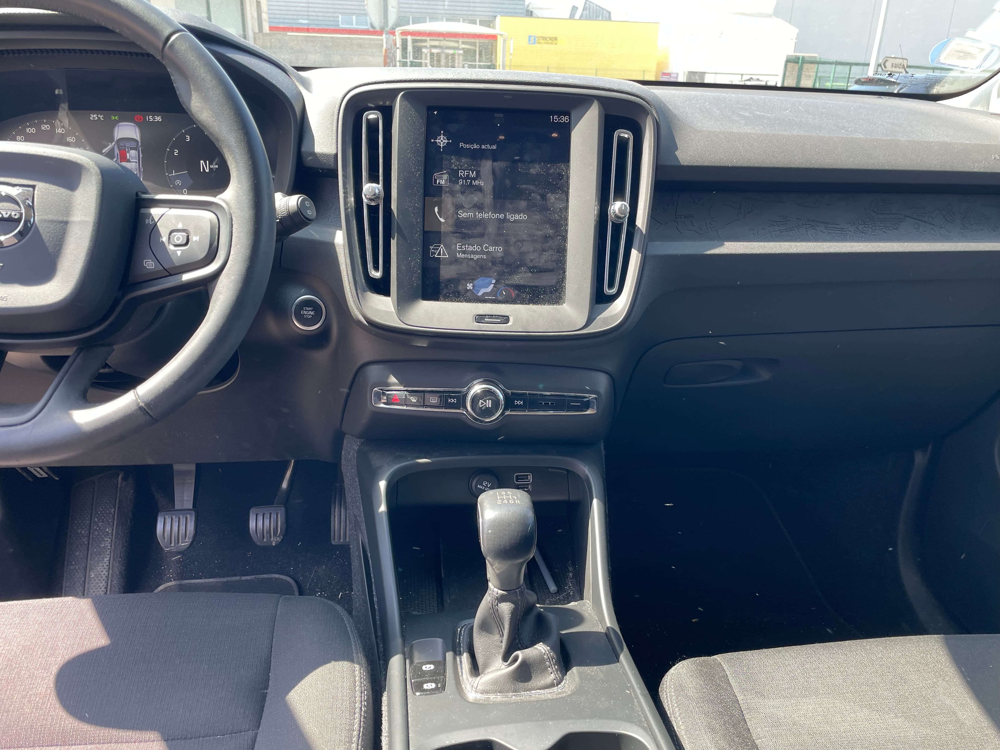 Volvo XC40 T3 · Ano 2018 — image 21