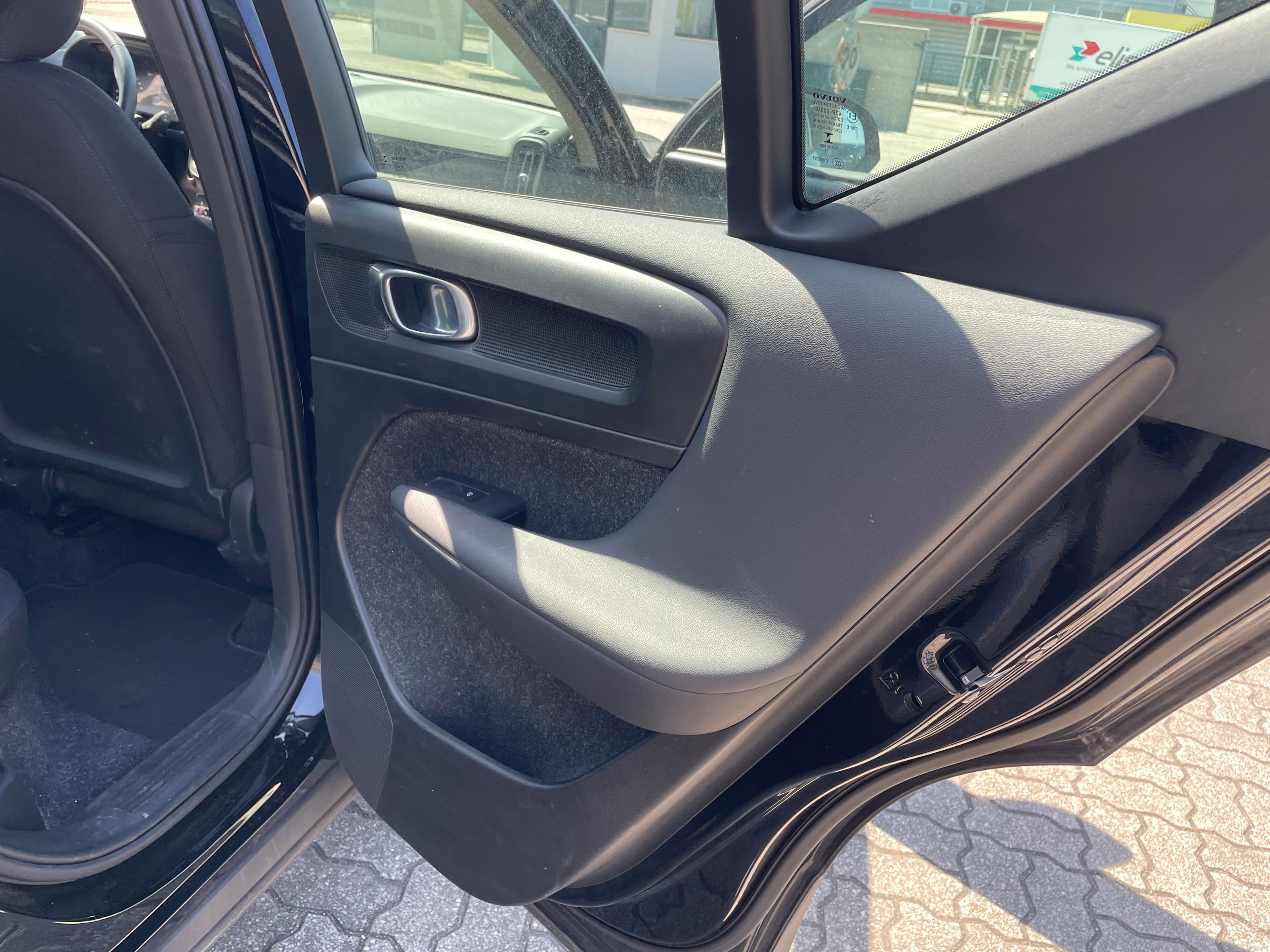 Volvo XC40 T3 · Ano 2018 — image 25