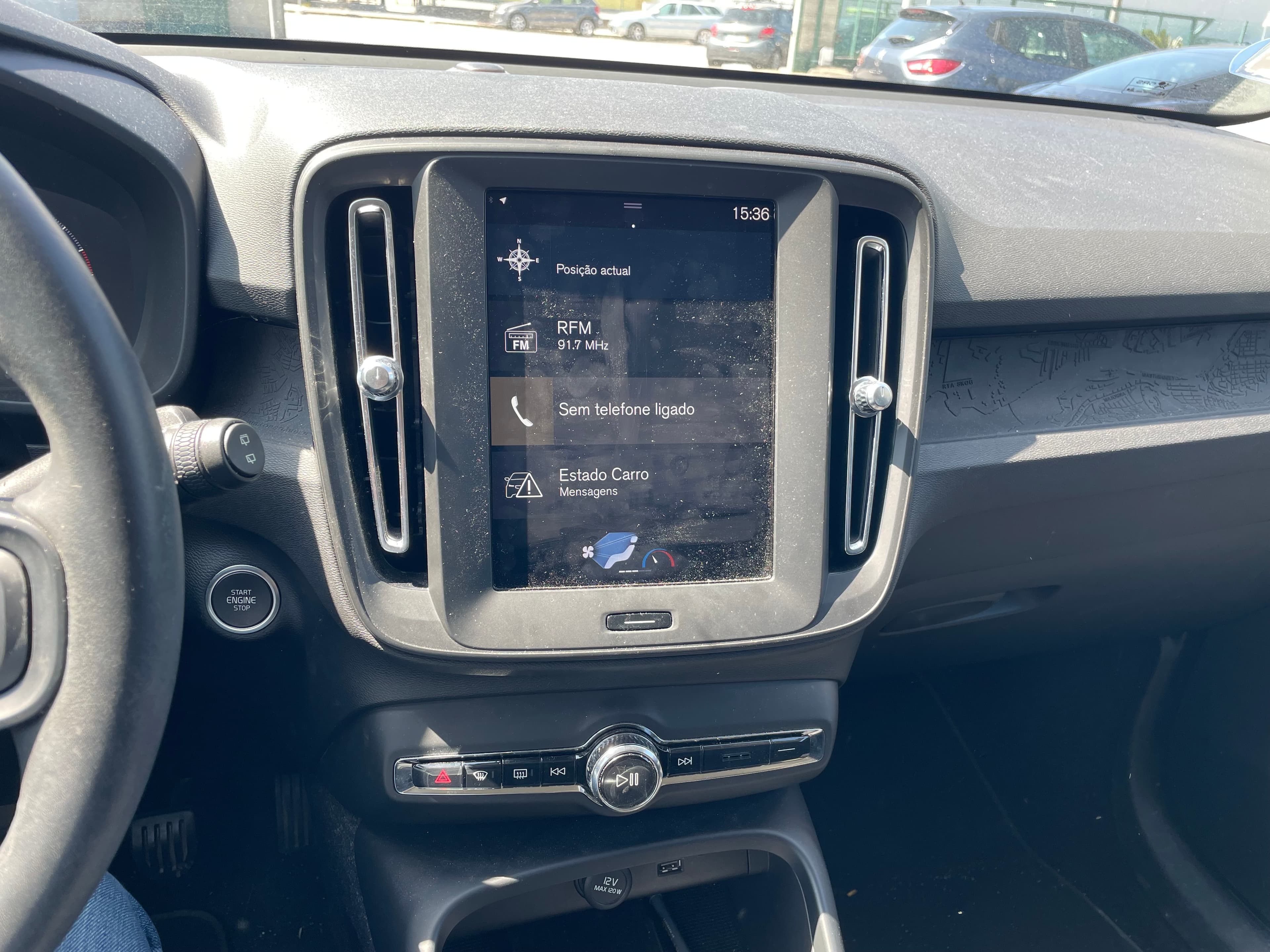 Volvo XC40 T3 · Ano 2018 — image 19