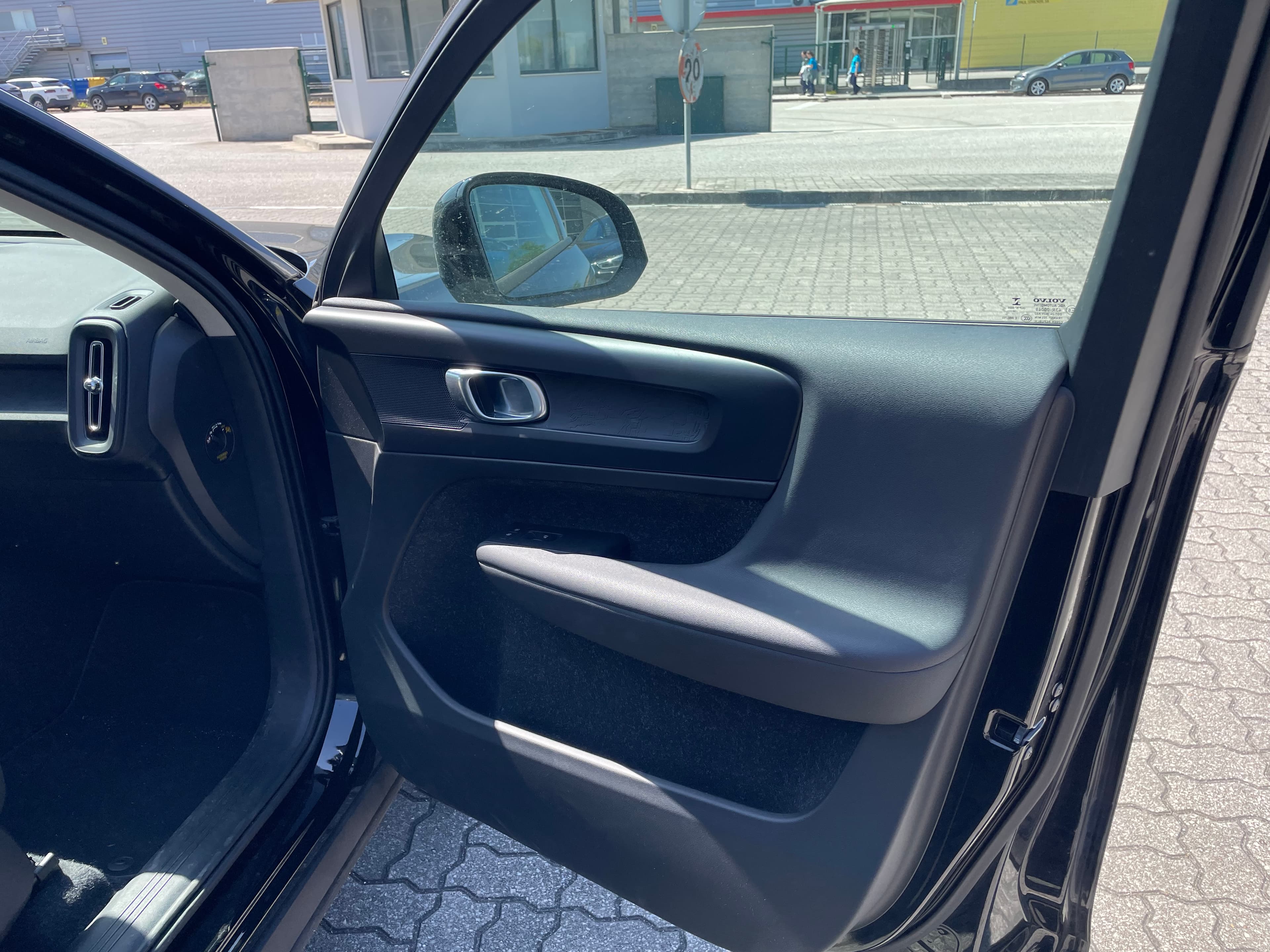 Volvo XC40 T3 · Ano 2018 — image 22