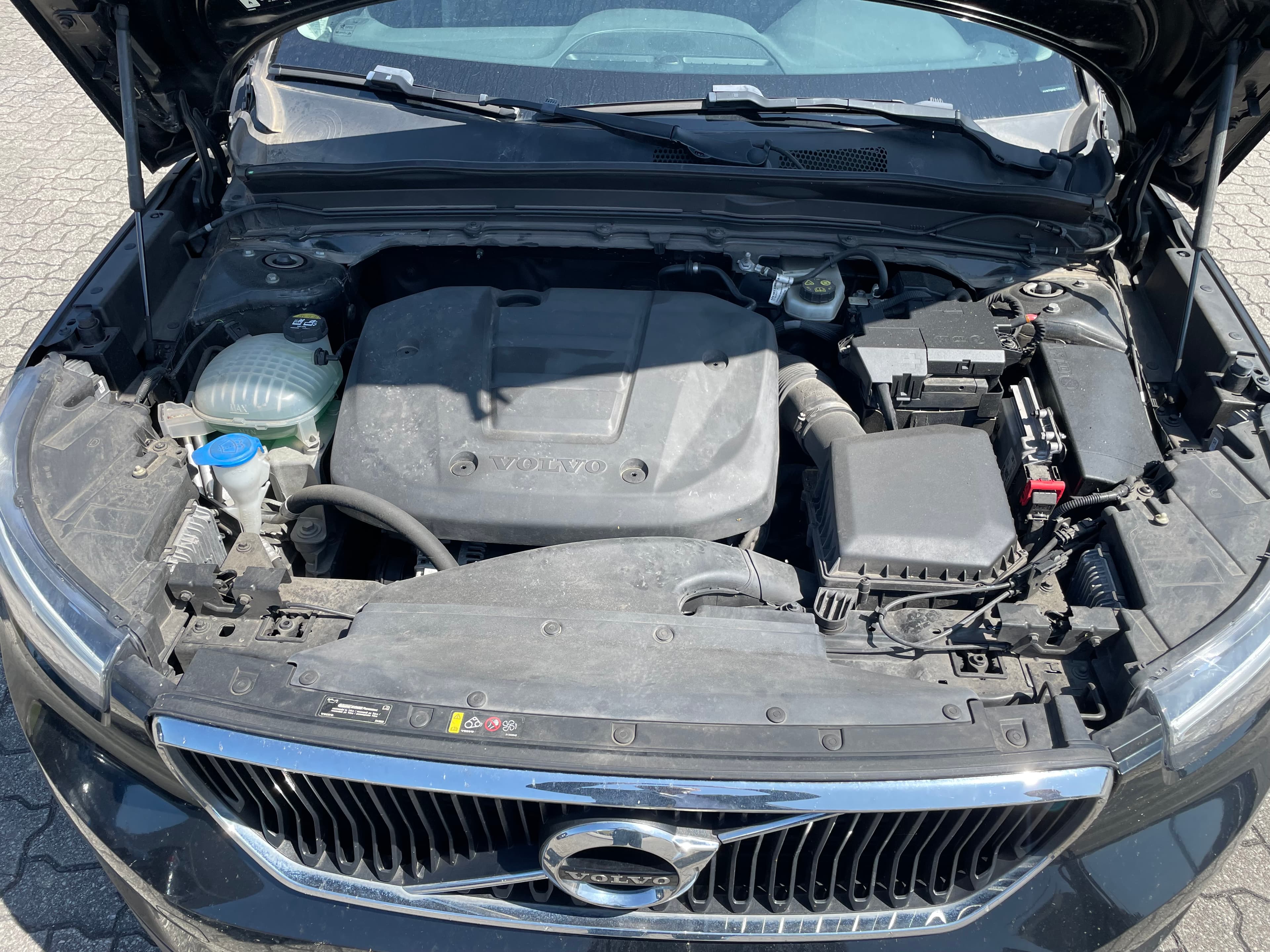 Volvo XC40 T3 · Ano 2018 — image 9