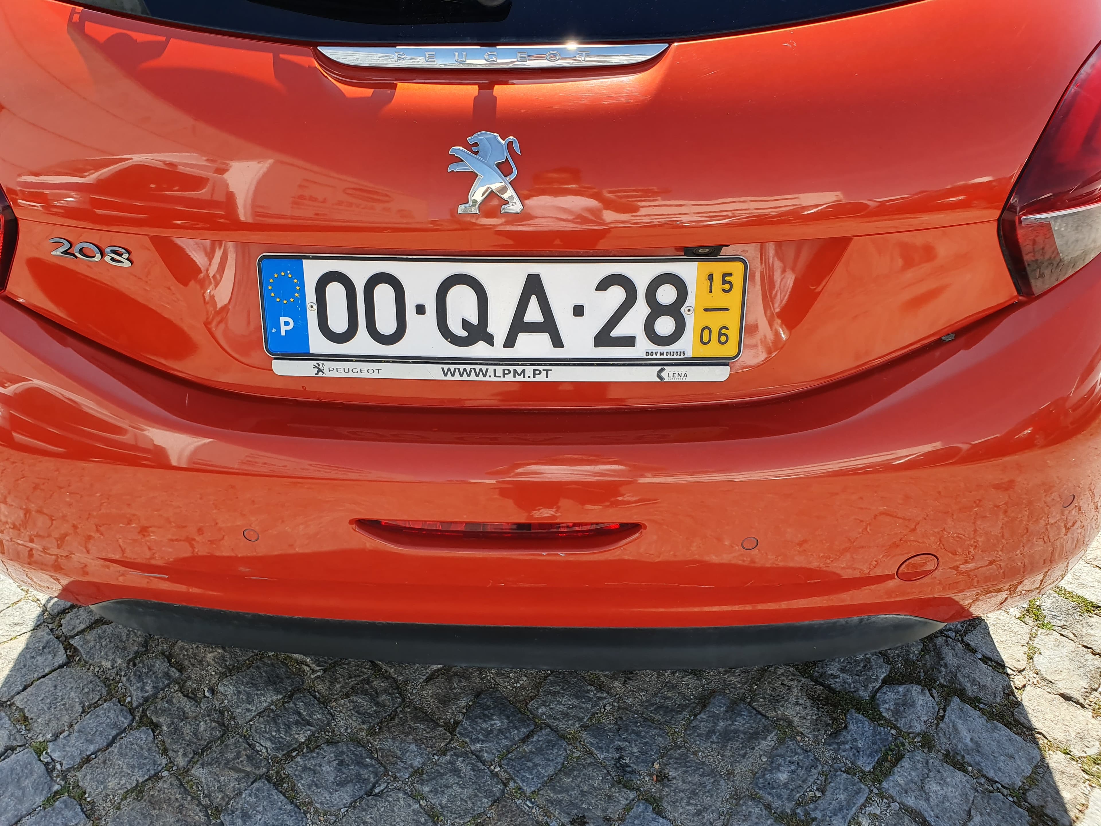 Peugeot 208 1.2 · Ano 2015 — image 5